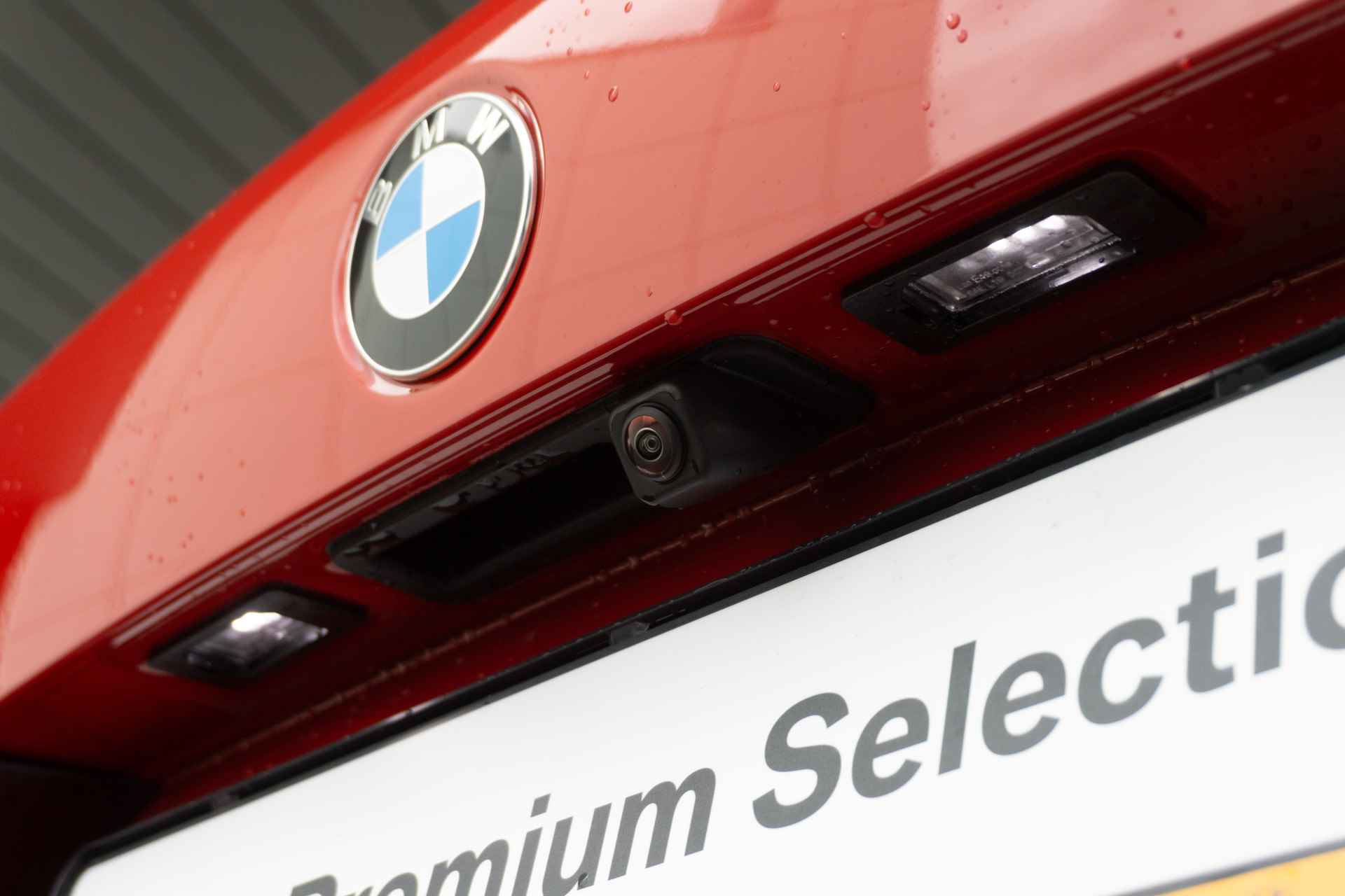 BMW 1 Serie 5-deurs 118i High Executive M Sport Pro Pack / Achteruitrijcamera / Glazen panoramadak / Elektrisch verwarmde voorstoelen - 28/45