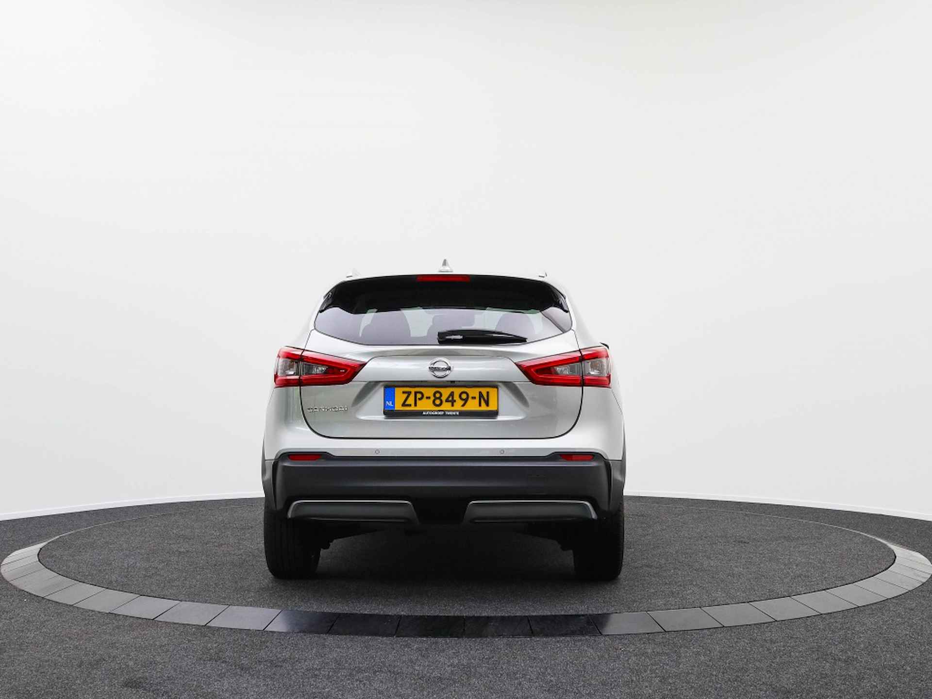 Nissan Qashqai 1.2 N-Connecta | 360° camera | All-seasonbanden - 8/37