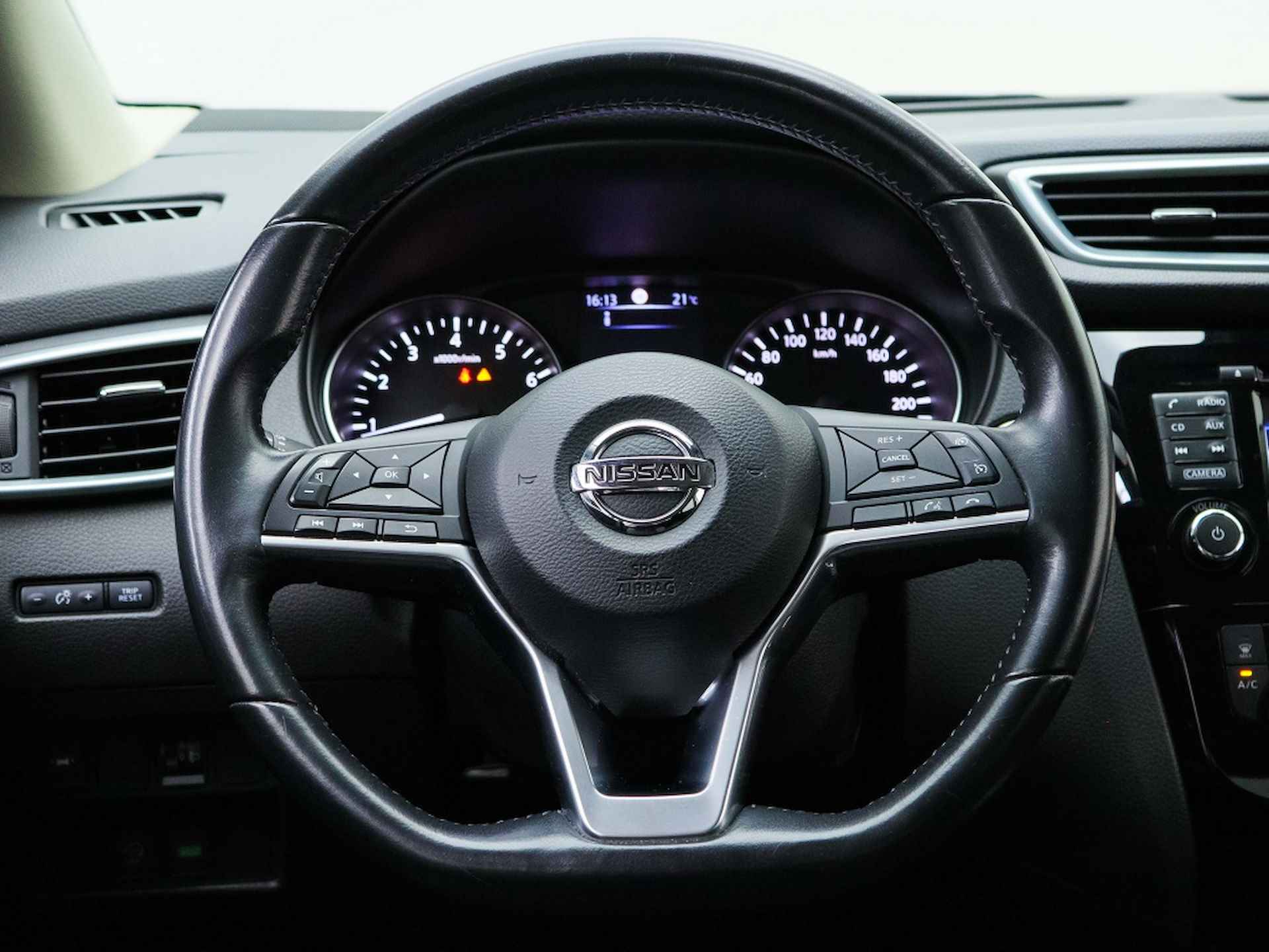 Nissan Qashqai 1.2 N-Connecta | 360° camera | All-seasonbanden - 23/37