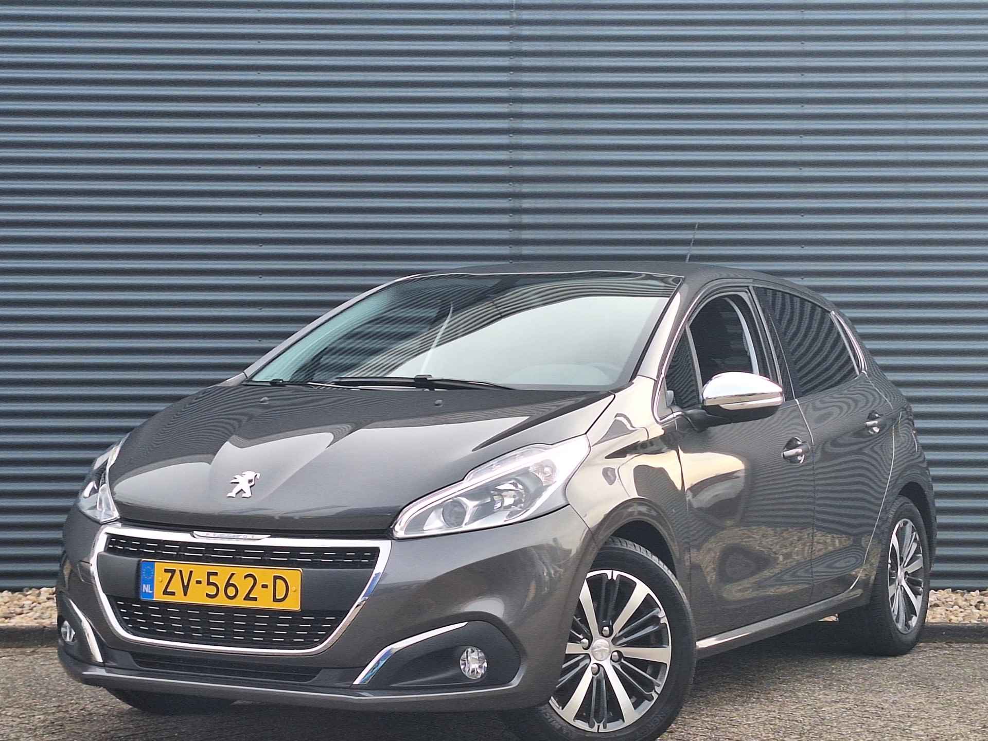 Peugeot 208 1.2 PureTech Allure 110pk | Automaat | Camera | Navigatie | Climate Control | Cruise Control | Apple Carplay en Android Auto | Lage Kilometerstand met NAP | Ingeruild van eerste eigenaar !! - 41/50