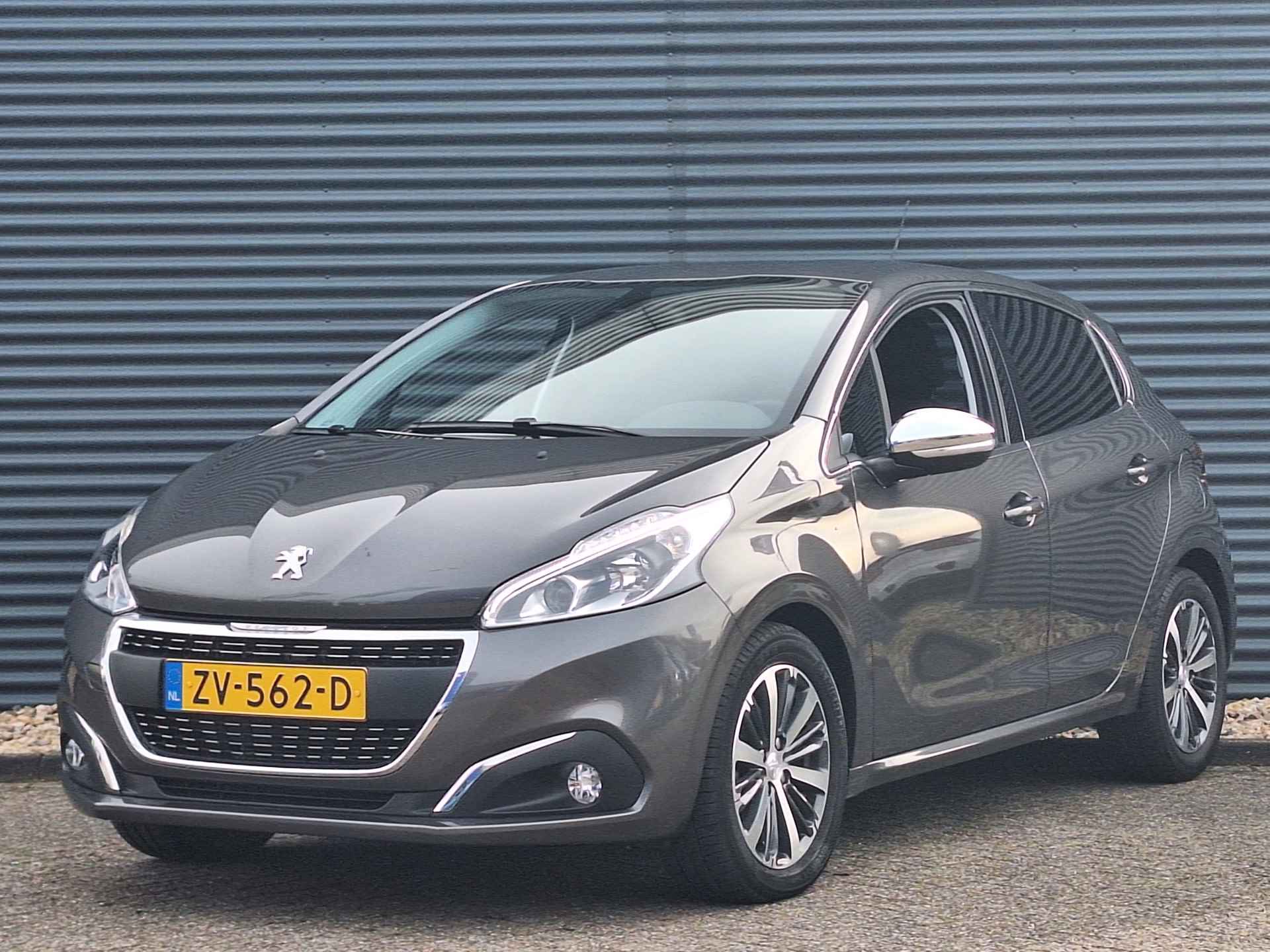 Peugeot 208 1.2 PureTech Allure 110pk | Automaat | Camera | Navigatie | Climate Control | Cruise Control | Apple Carplay en Android Auto | Lage Kilometerstand met NAP | Ingeruild van eerste eigenaar !! - 49/50