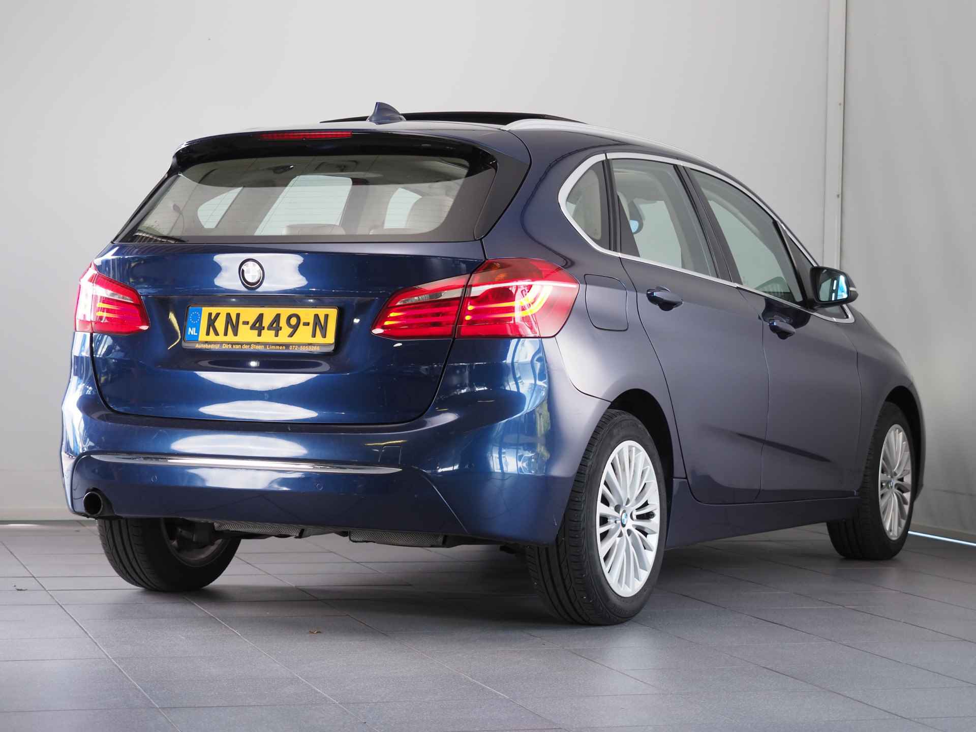 BMW 2 Serie Active Tourer 218i Centennial High Executive | LED |  Elektrisch Glazen Panorama-Dak | Carkit | Cruise Control | Parkeersensoren Achter | Keyless Start | Voorstoelen Verwarmt | Airco (Automatisch) | - 3/43