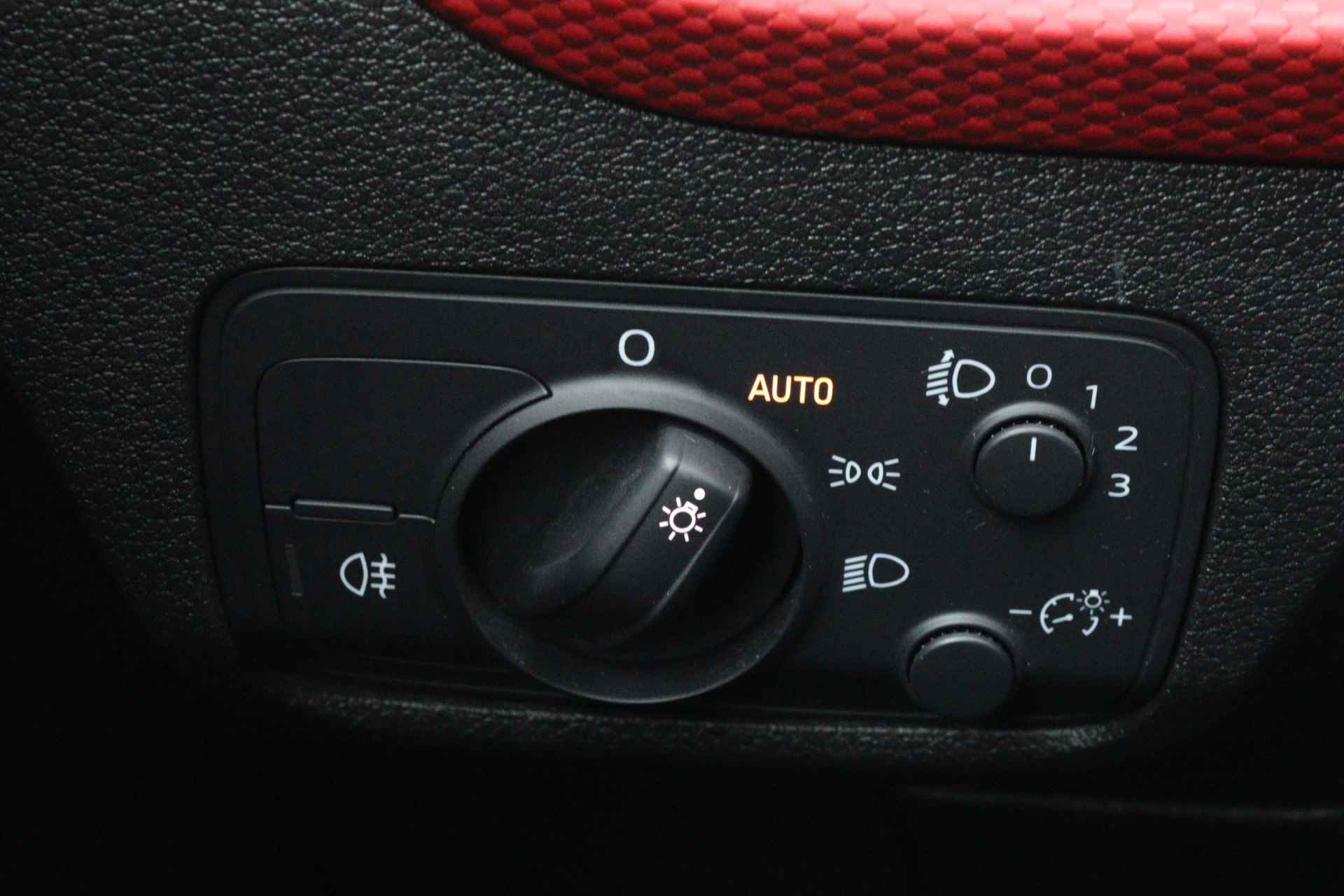 Audi Q2 35 TFSI S-Tronic S-Line MMI Navi Plus/Virtual Cockpit/Keyless/Acc/App-Connect/DAB - 27/38