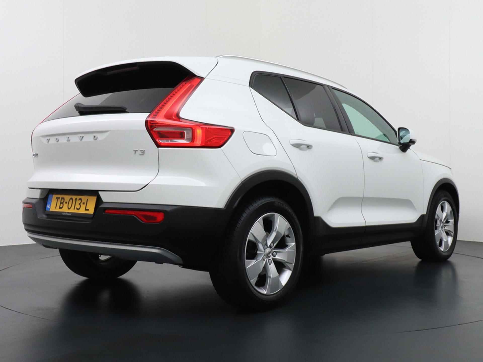 Volvo XC40 1.5 T3 Momentum Trekhaak/Apple Carplay/Leder/Electr stoelverst. etc. - 4/43