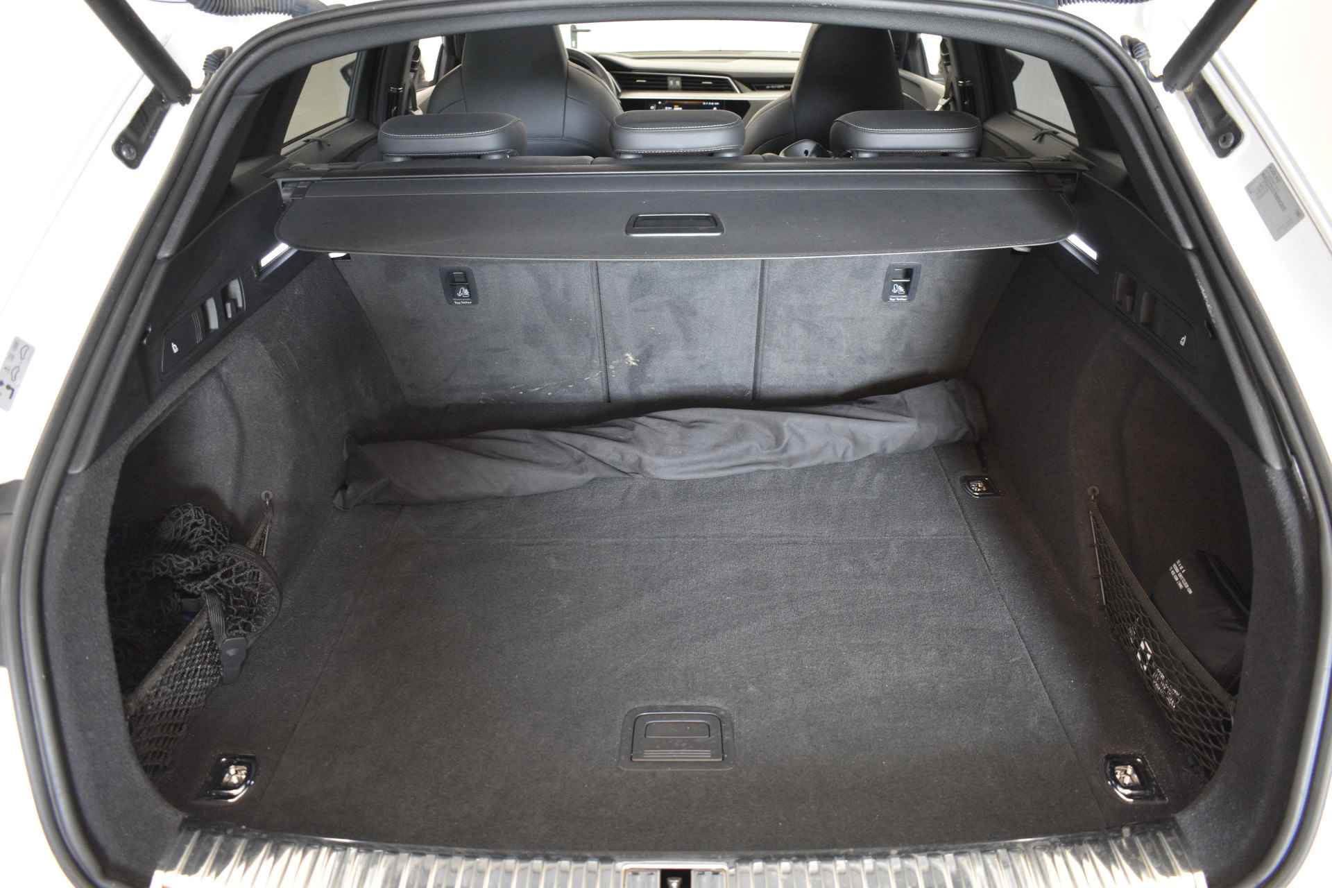 Audi e-tron 55 quattro 408 PK RS-Seats Black-Optic S-Line 21” Panodak 360º Camera Trekhaak - 23/49