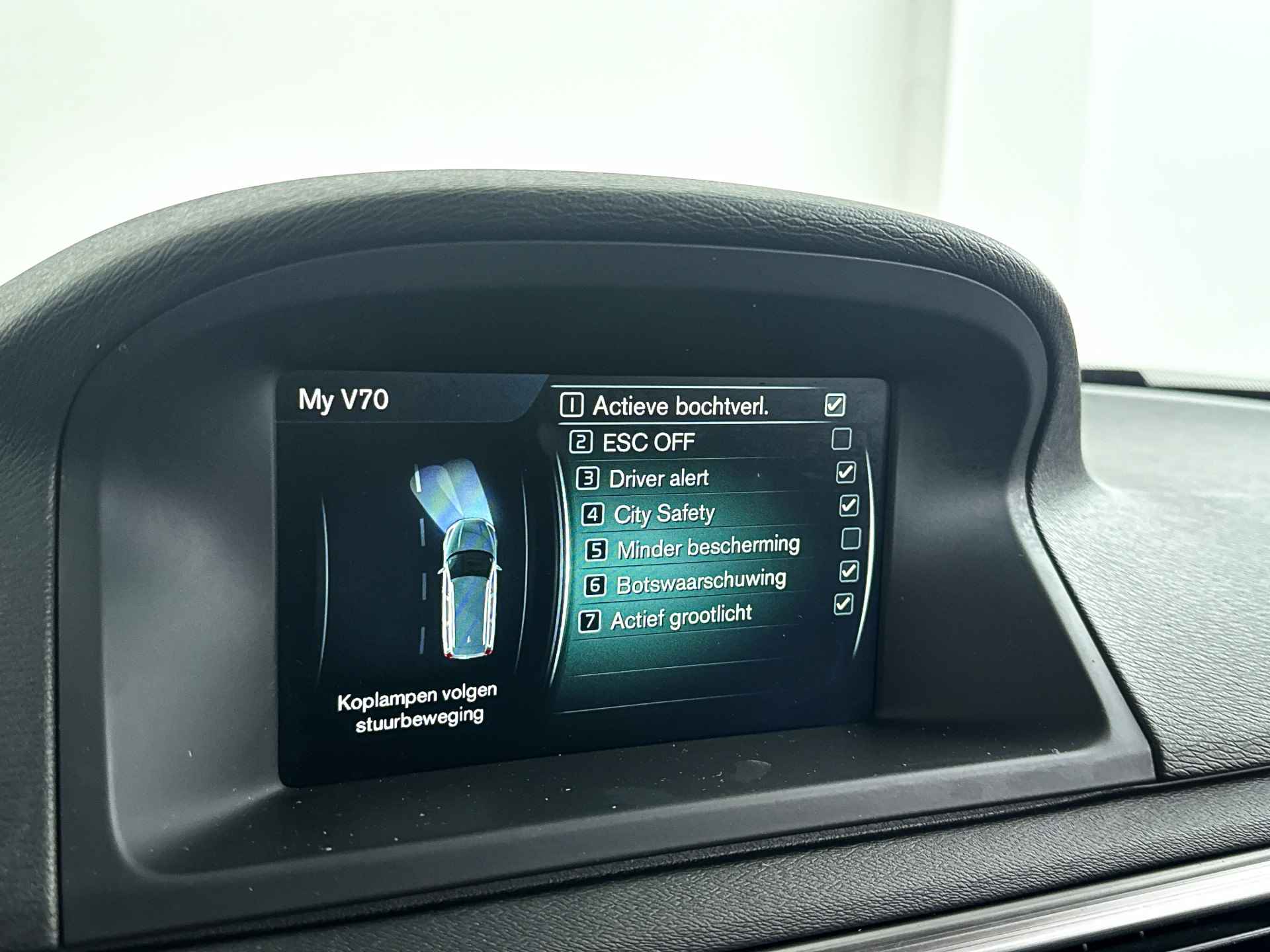 Volvo V70 T4 Inscription Edition | Stoelverwarming | Harman Kardon | Trekhaak - 21/34