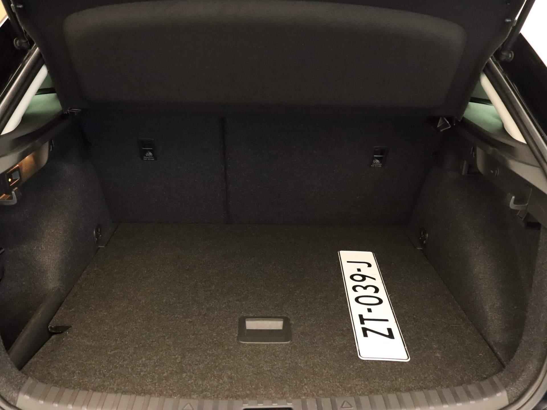 Skoda Scala 1.0 TSI First Edition - ORIGINEEL NEDERLANDSE AUTO - CLIMATE CONTROL - ELEKTRISCH WEGKLAPBARE TREKHAAK - VOROSTOELEN VERWARMD - 17 INCH LICHT METALEN VELGEN - CRUISE CONTROL - 7/38