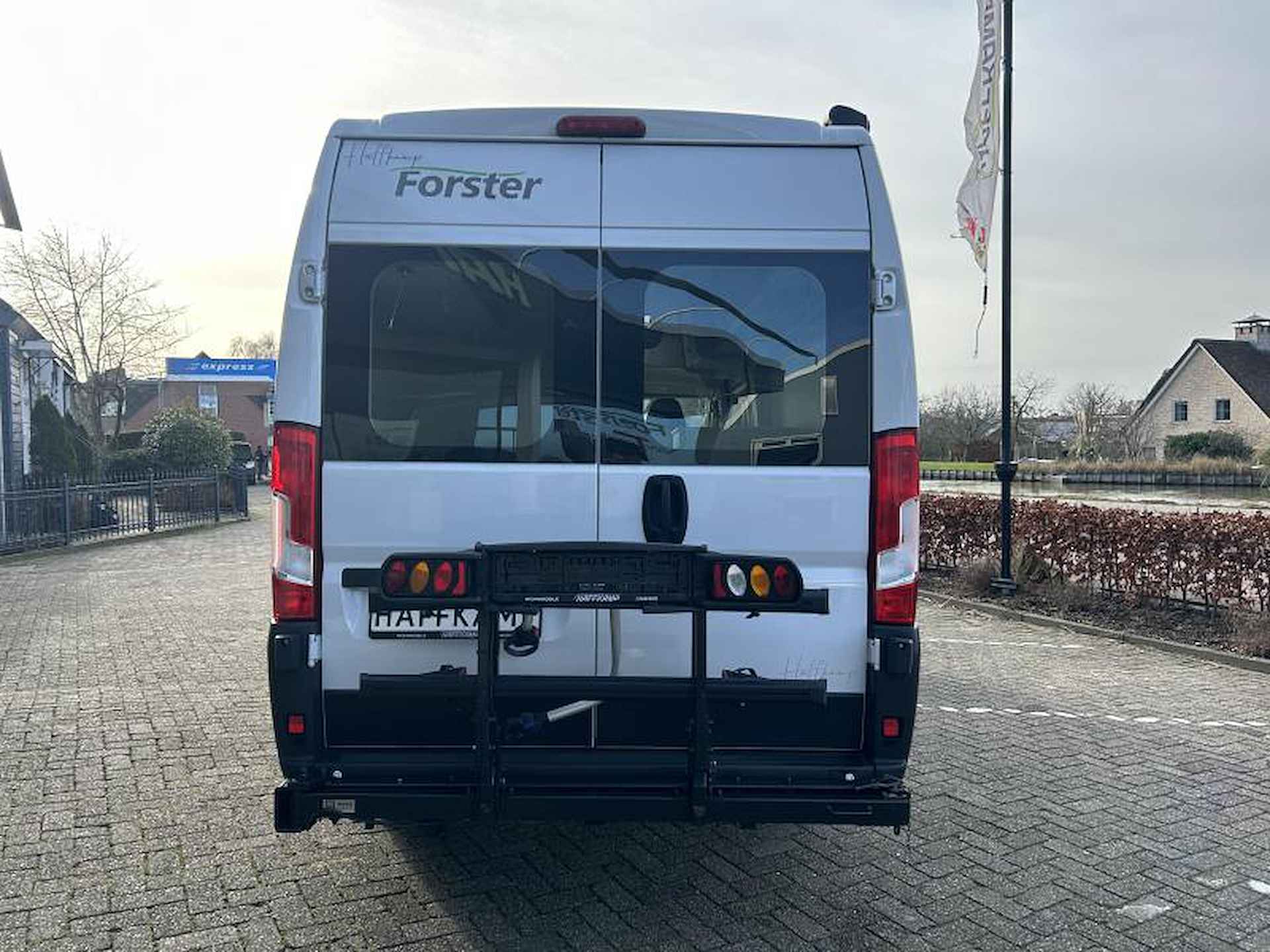 Forster V636EBL  Buscamper | Automaat - 5/25