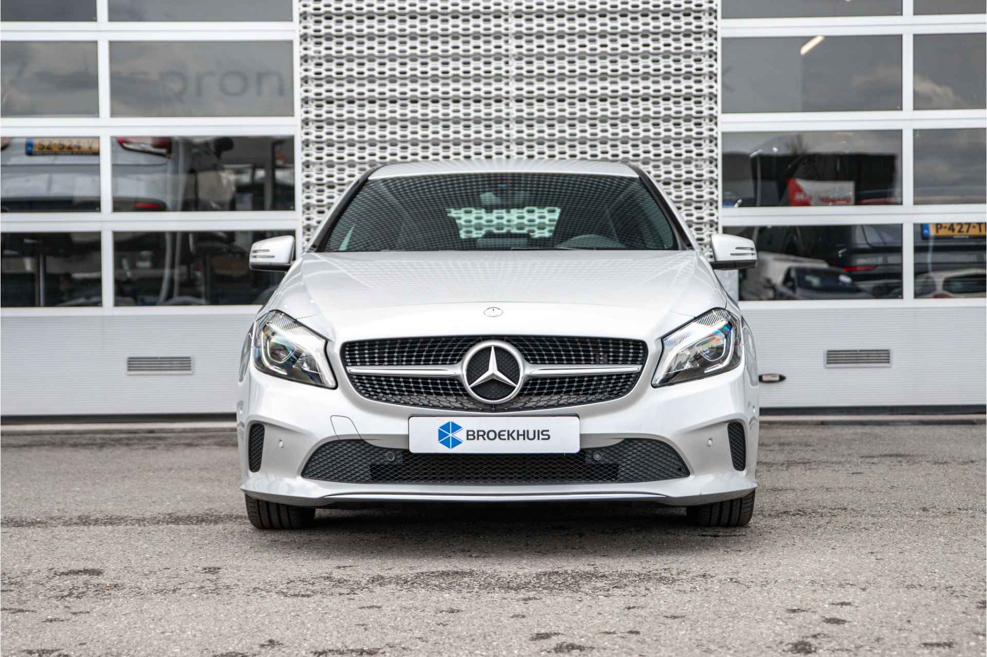 Mercedes-Benz A-Klasse 180 Business Solution | Camera | AMG Performance-stoelen | - 3/36