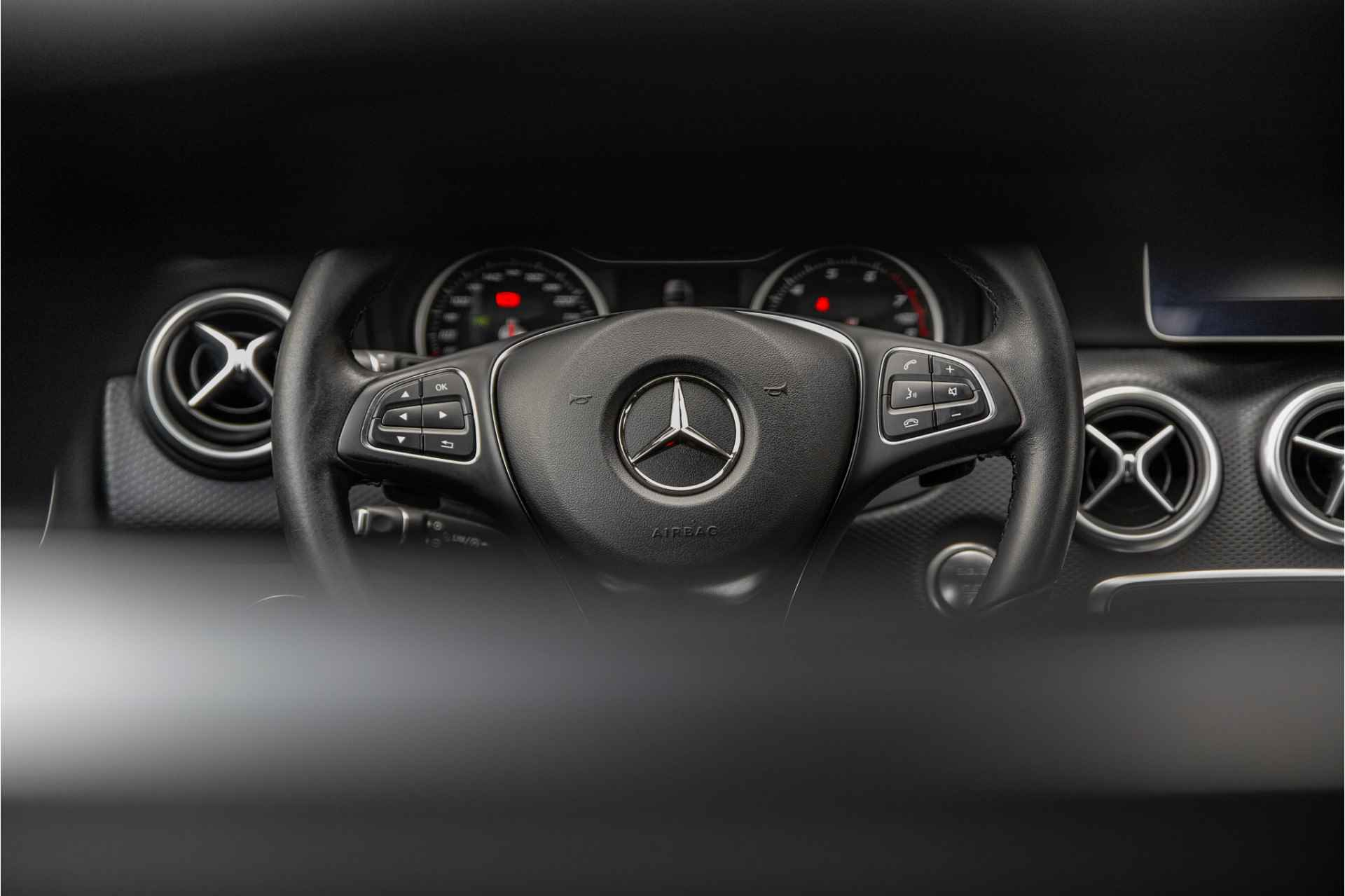 Mercedes-Benz A-Klasse 180 Business Solution | Camera | AMG Performance-stoelen | - 12/36