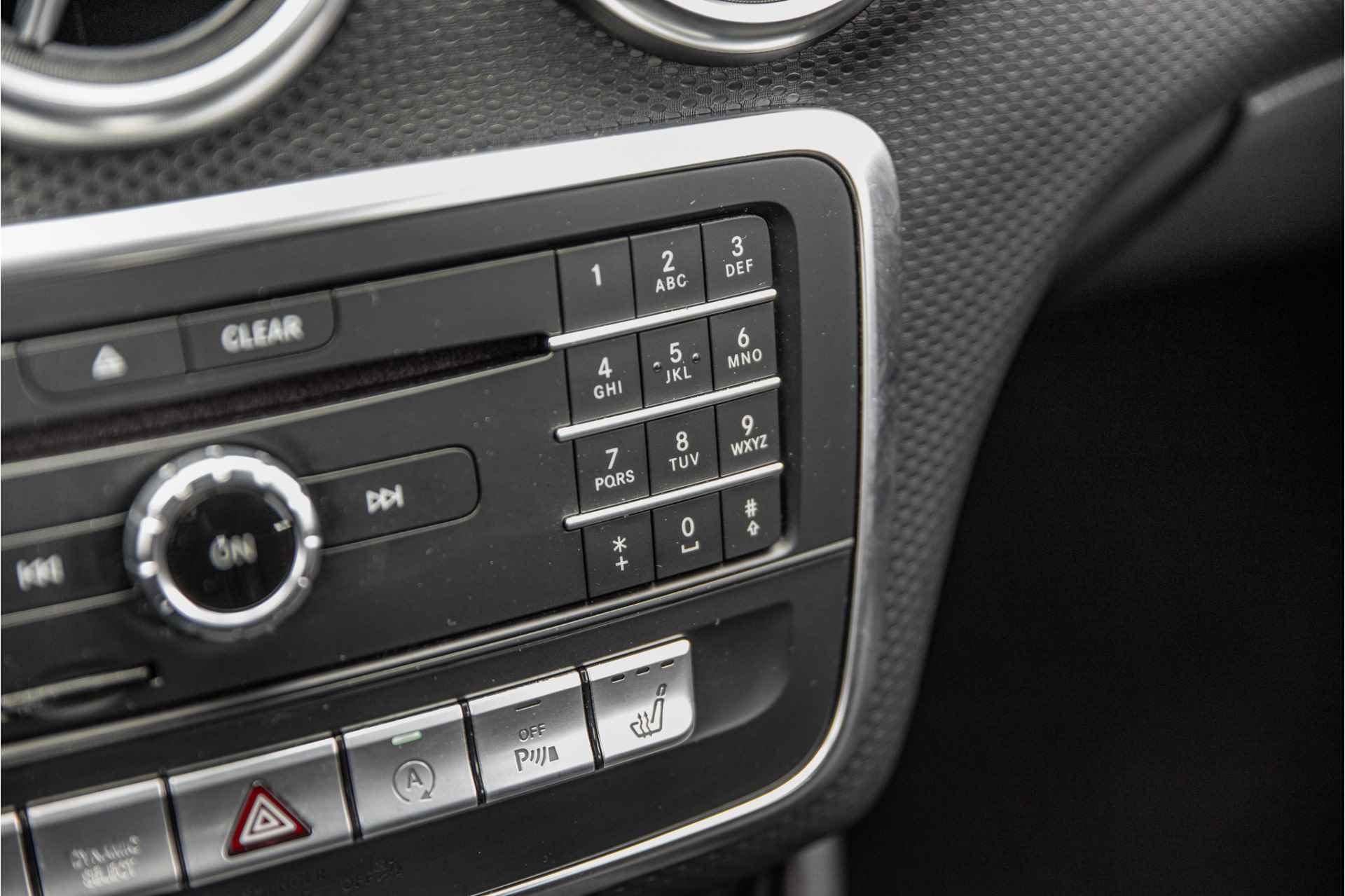 Mercedes-Benz A-Klasse 180 Business Solution | Camera | AMG Performance-stoelen | - 31/36