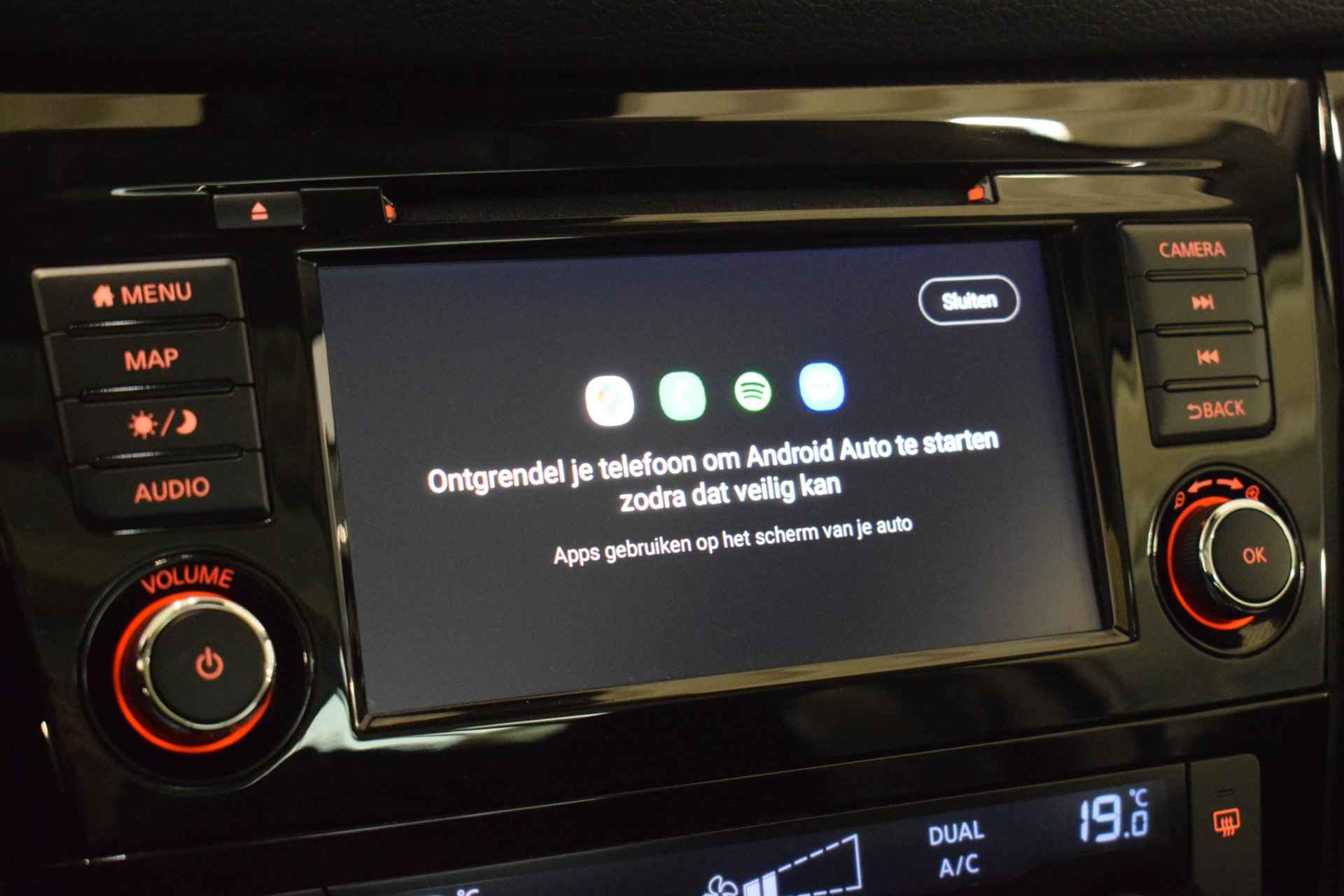 Nissan Qashqai 1.3 DIG-T N-Connecta | Panorma dak | 360-Camera | parkeersensoren | Trekhaak | Navigatie | Cruise control | Keyless entry | Apple Carplay/Android auto | - 39/60
