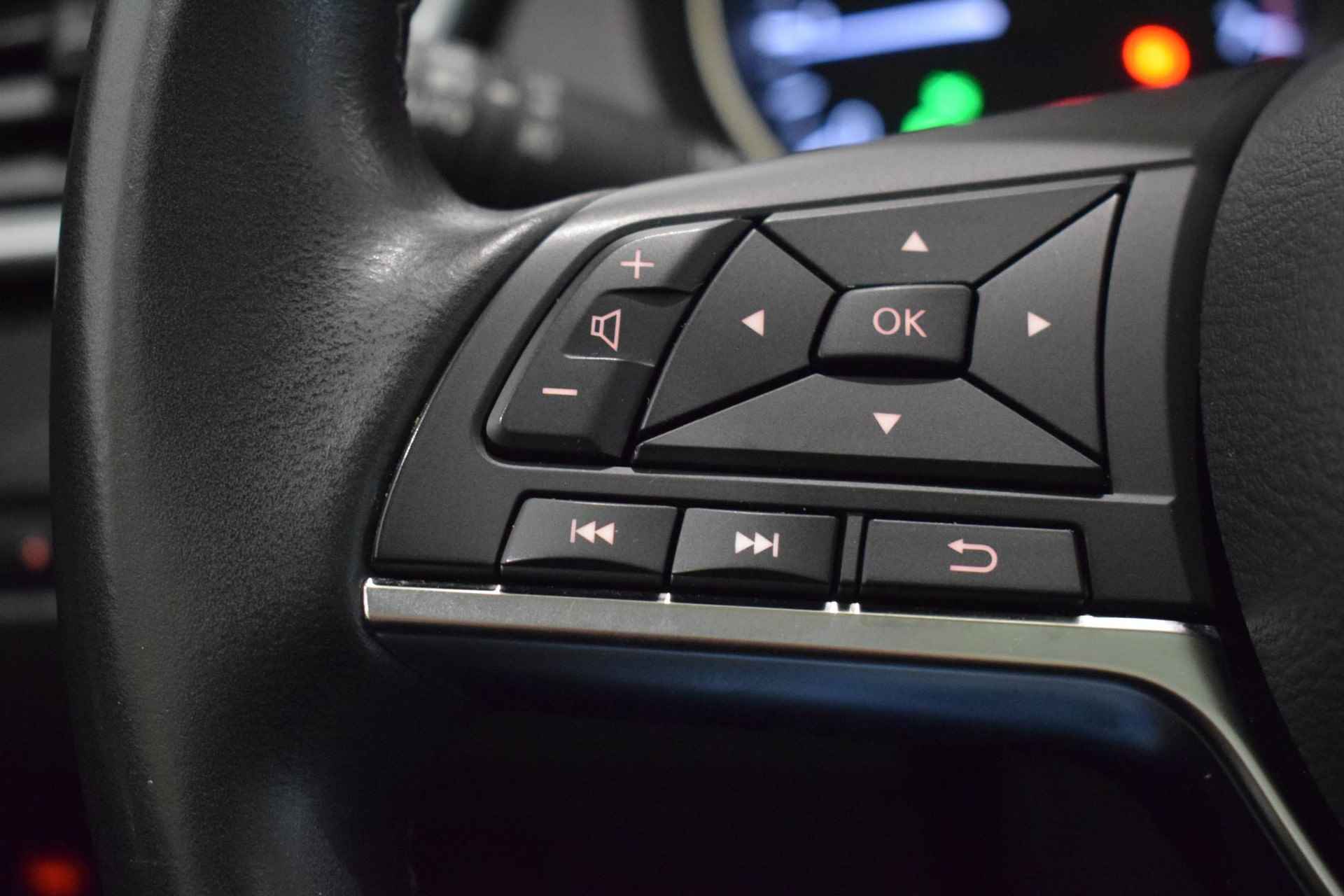 Nissan Qashqai 1.3 DIG-T N-Connecta | Panorma dak | 360-Camera | parkeersensoren | Trekhaak | Navigatie | Cruise control | Keyless entry | Apple Carplay/Android auto | - 43/60