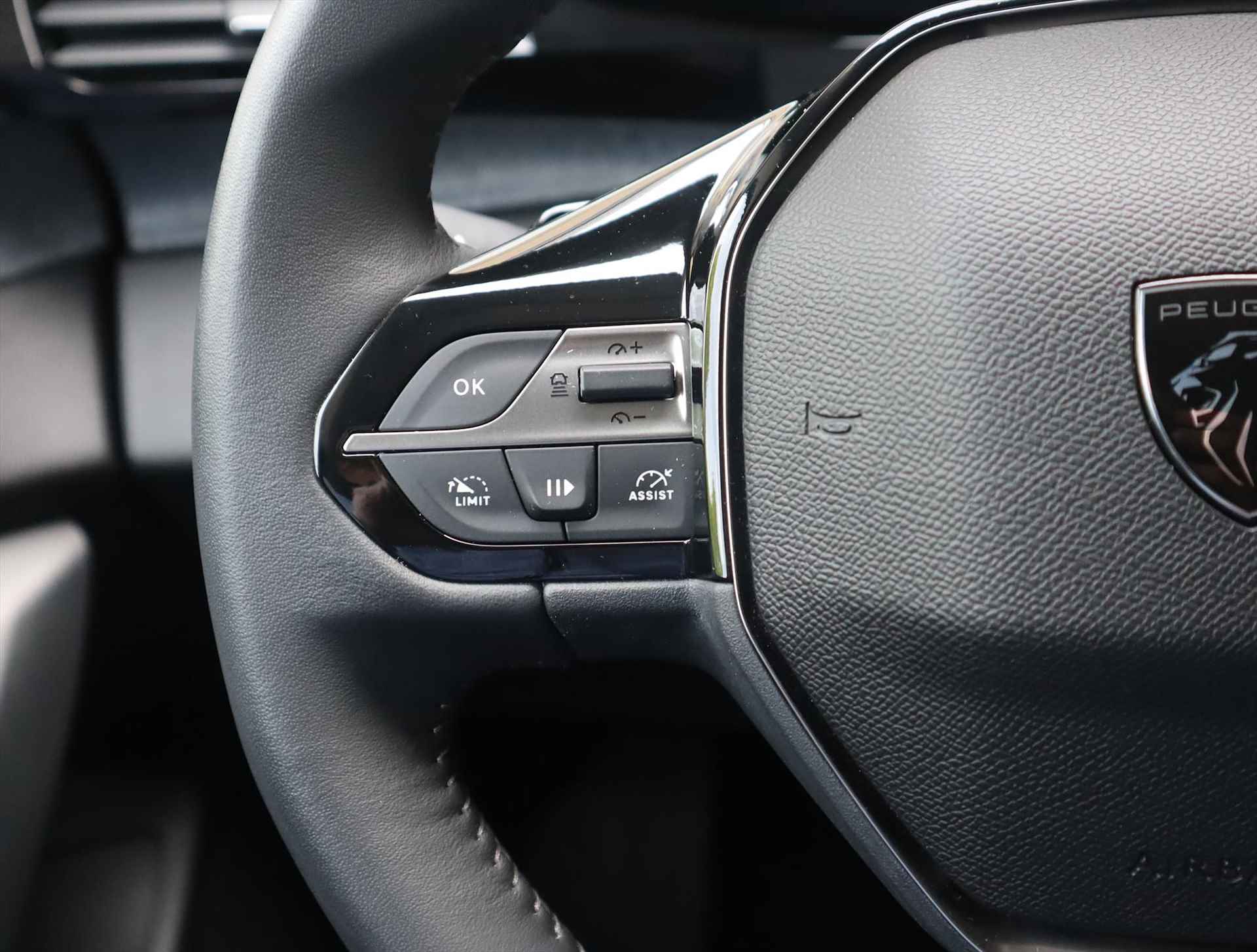 Peugeot 308 Allure Pack Business HYbrid 180pk e-EAT8 Automaat, Rijklaarprijs, Navigatie 360° camera Adaptieve cruise control 1.500kg trekgewicht - 29/62