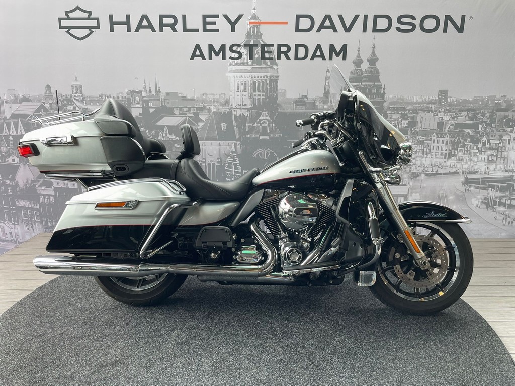 Harley-Davidson FLHTK ULTRA LIMITED bij viaBOVAG.nl