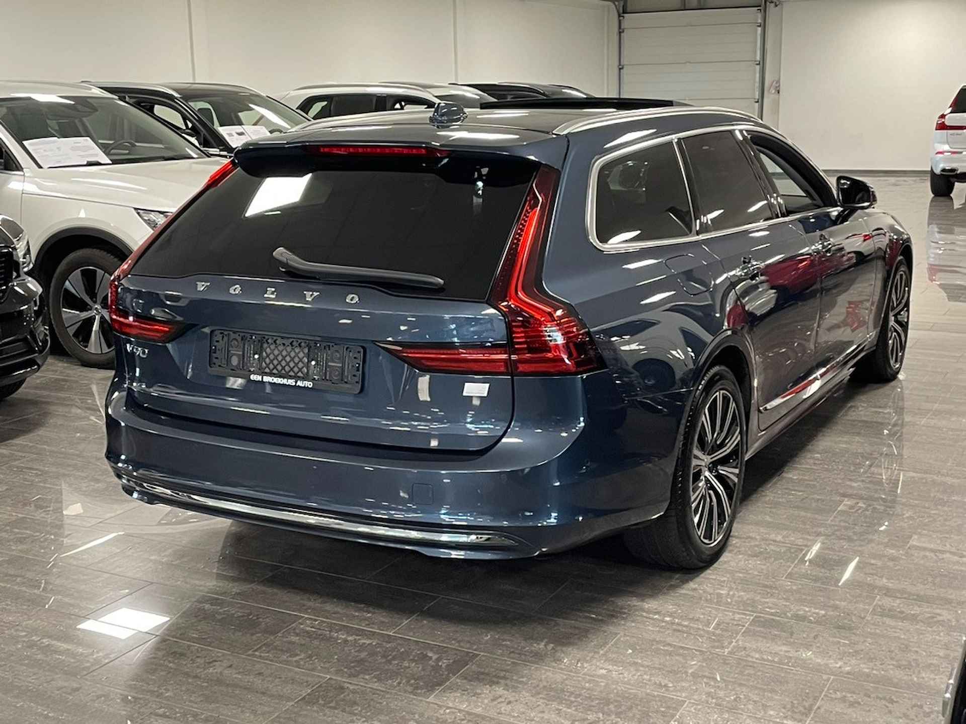 Volvo V90 T8 AWD Recharge Inscription | MY22 | Luchtvering | Trekhaak | Schuifdak | Stoelventilatie | 360° Camera | Head-Up Display | Harm - 3/45