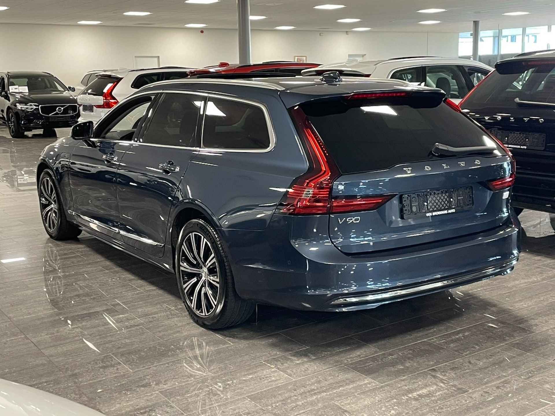 Volvo V90 T8 AWD Recharge Inscription | MY22 | Luchtvering | Trekhaak | Schuifdak | Stoelventilatie | 360° Camera | Head-Up Display | Harm - 4/45