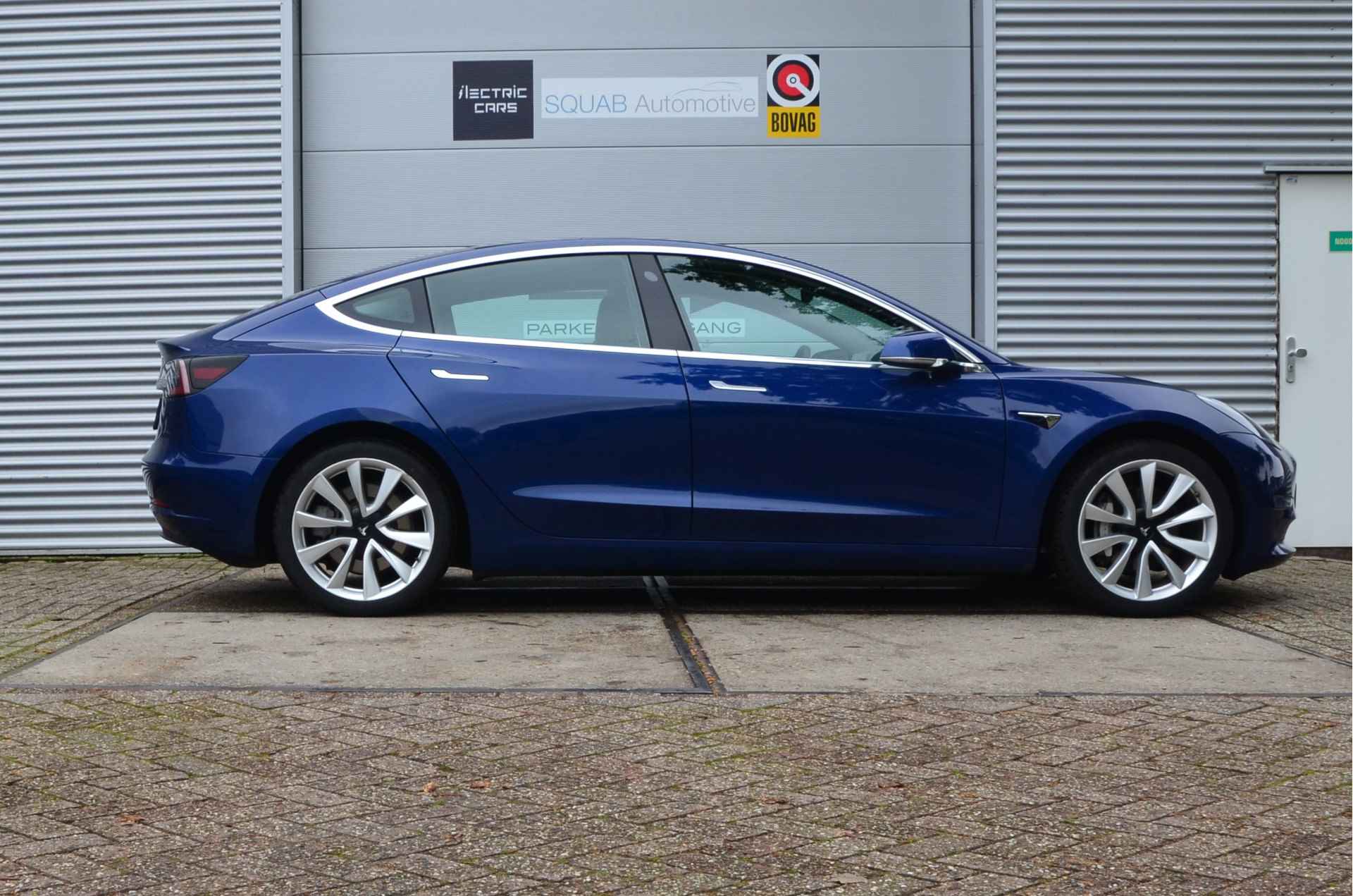 Tesla Model 3 Standard RWD Plus 60 kWh Trekhaak, AutoPilot, 19", incl. BTW - 8/29