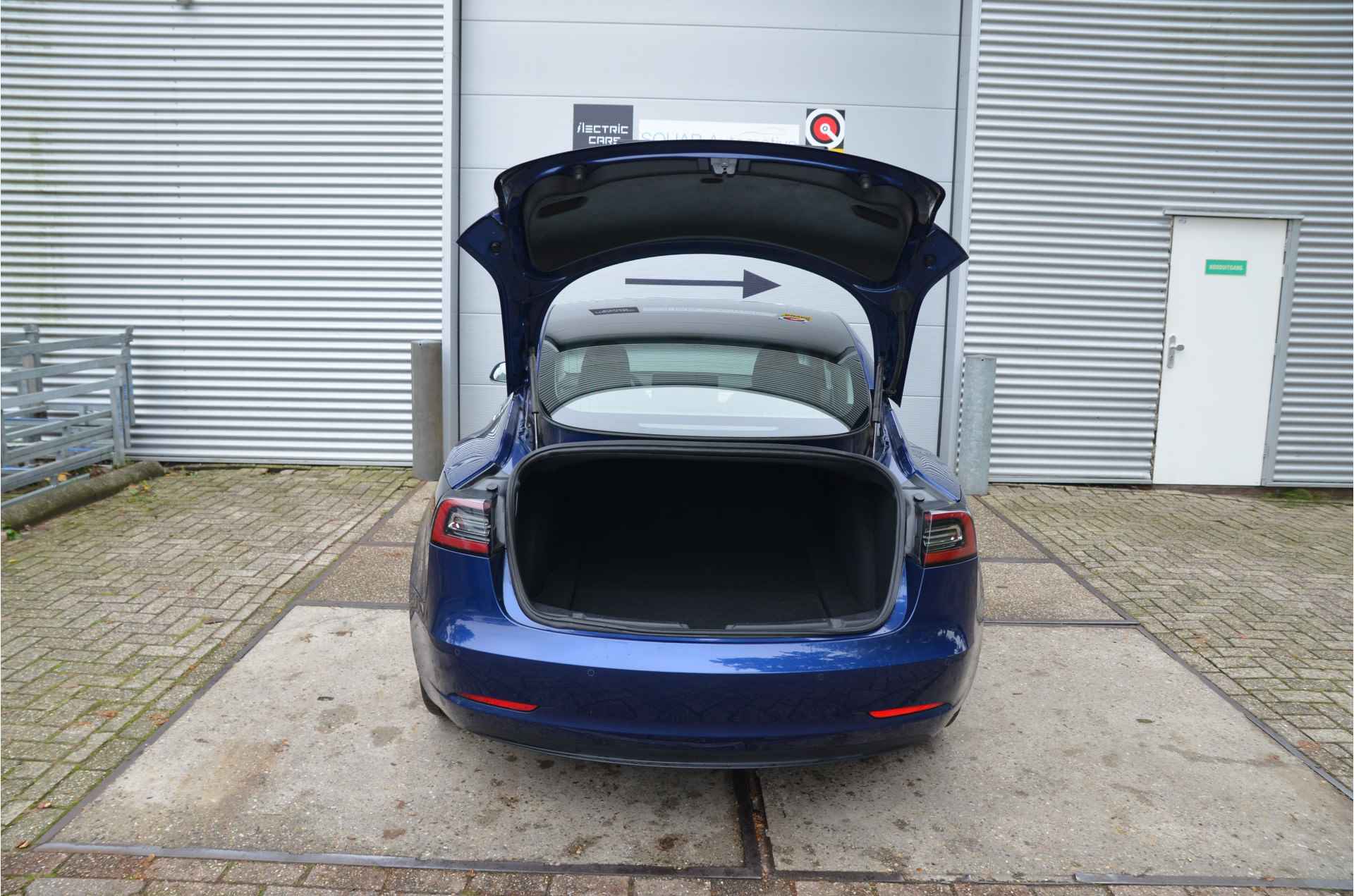 Tesla Model 3 Standard RWD Plus 60 kWh Trekhaak, AutoPilot, 19", incl. BTW - 27/29