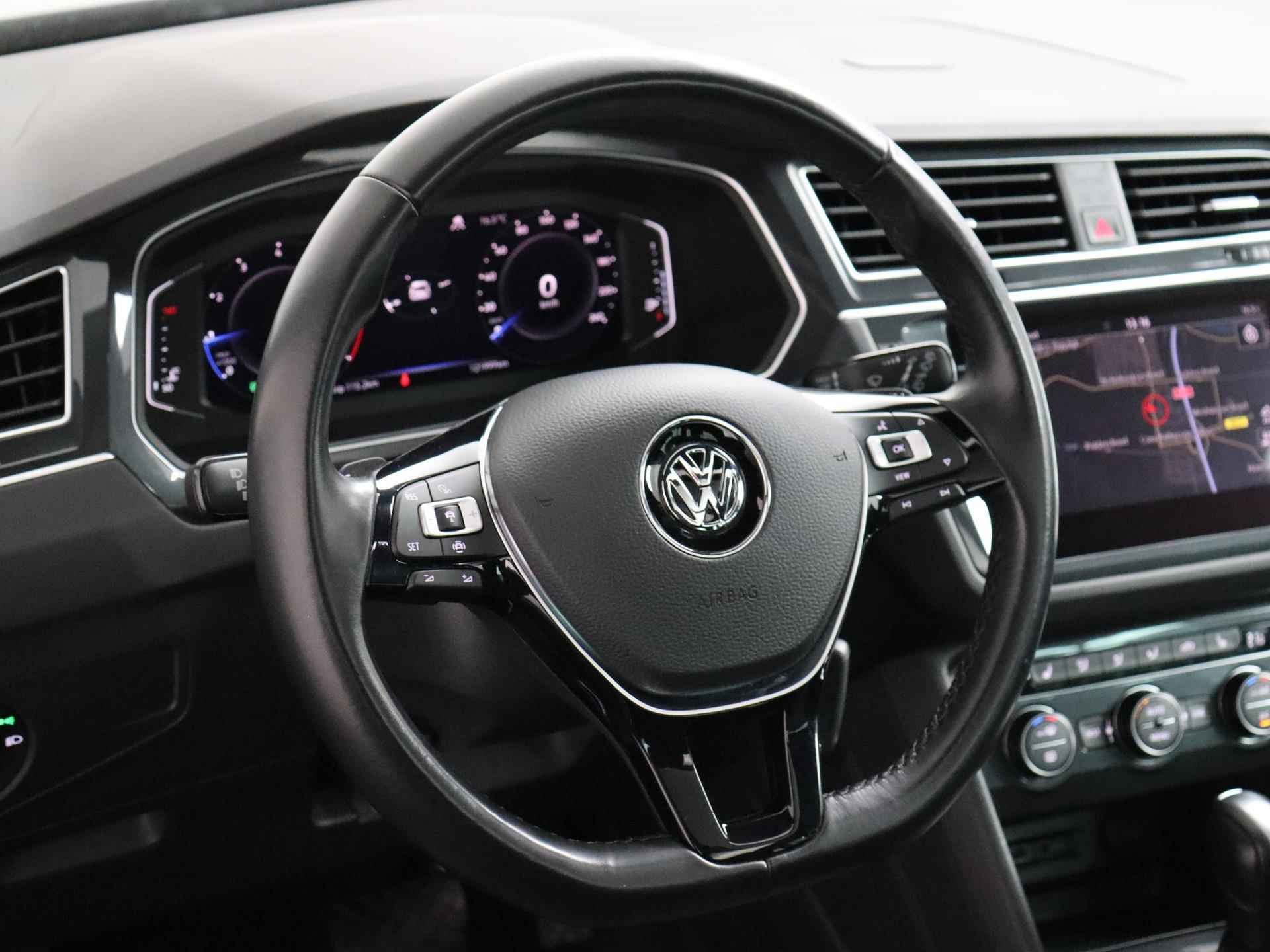 Volkswagen Tiguan 1.5 TSI ACT R-line Automaat Panoramadak | Virtual Cockpit - 4/38