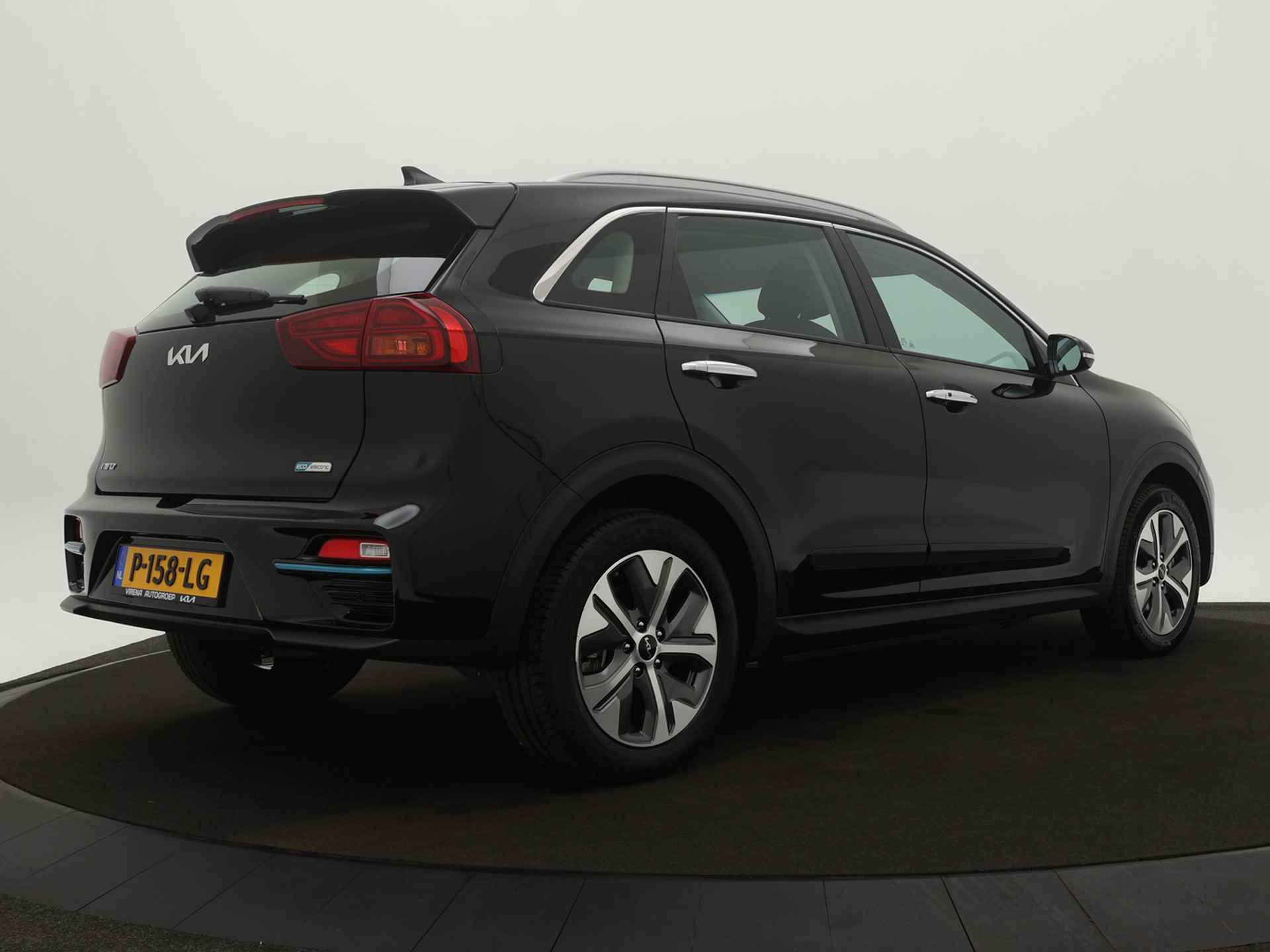 Kia e-Niro DynamicLine 64 kWh *€2000 Subsidie beschikbaar* - Apple CarPlay/Android Auto - Adaptieve Cruise Control - Navigatie Fabrieksgarantie tot 04-2029 - 9/53