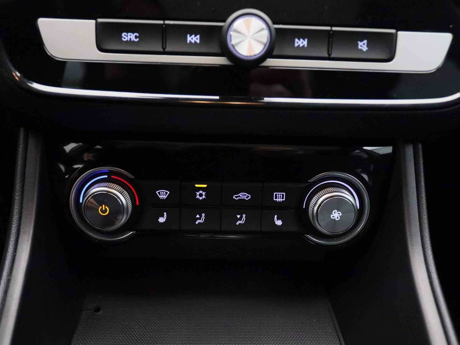 MG ZS EV Luxury | 1e eigenaar | Leder | Panoramadak | Camera | Navi | Apple CarPlay | - 17/25