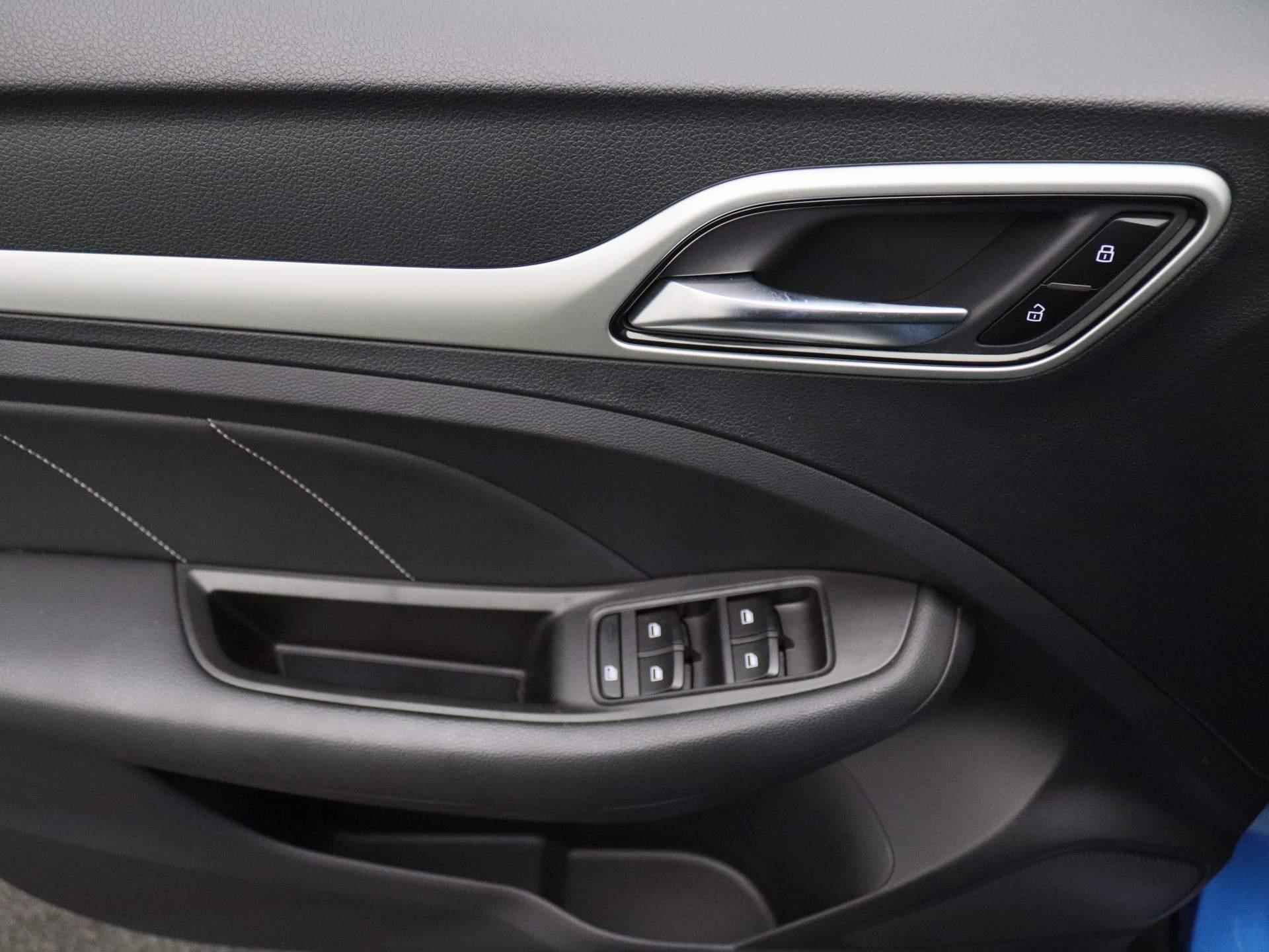MG ZS EV Luxury | 1e eigenaar | Leder | Panoramadak | Camera | Navi | Apple CarPlay | - 21/25