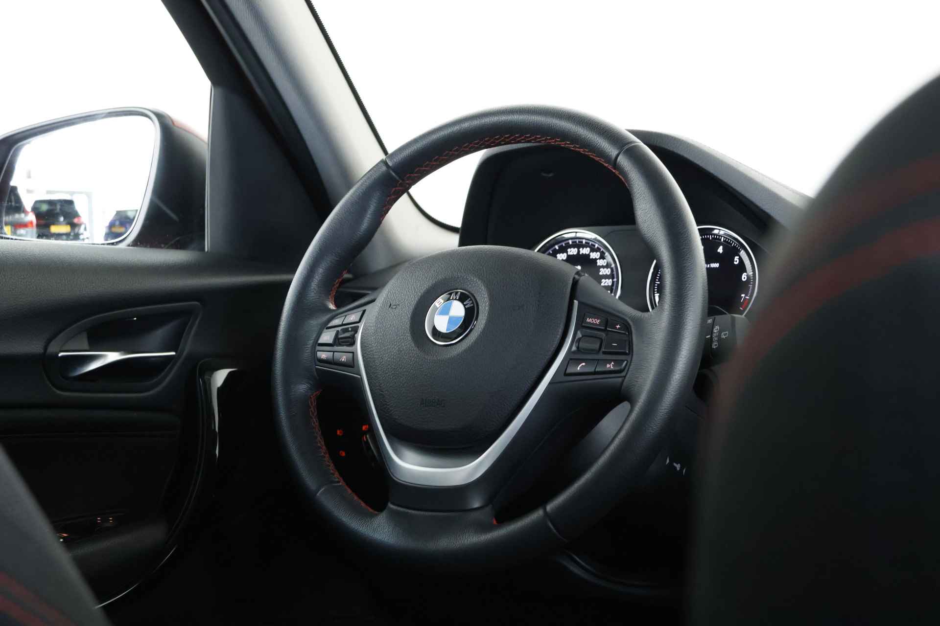 BMW 1-serie 118i Executive / LED / Navi / Cam / ACC / DAB+ - 18/37