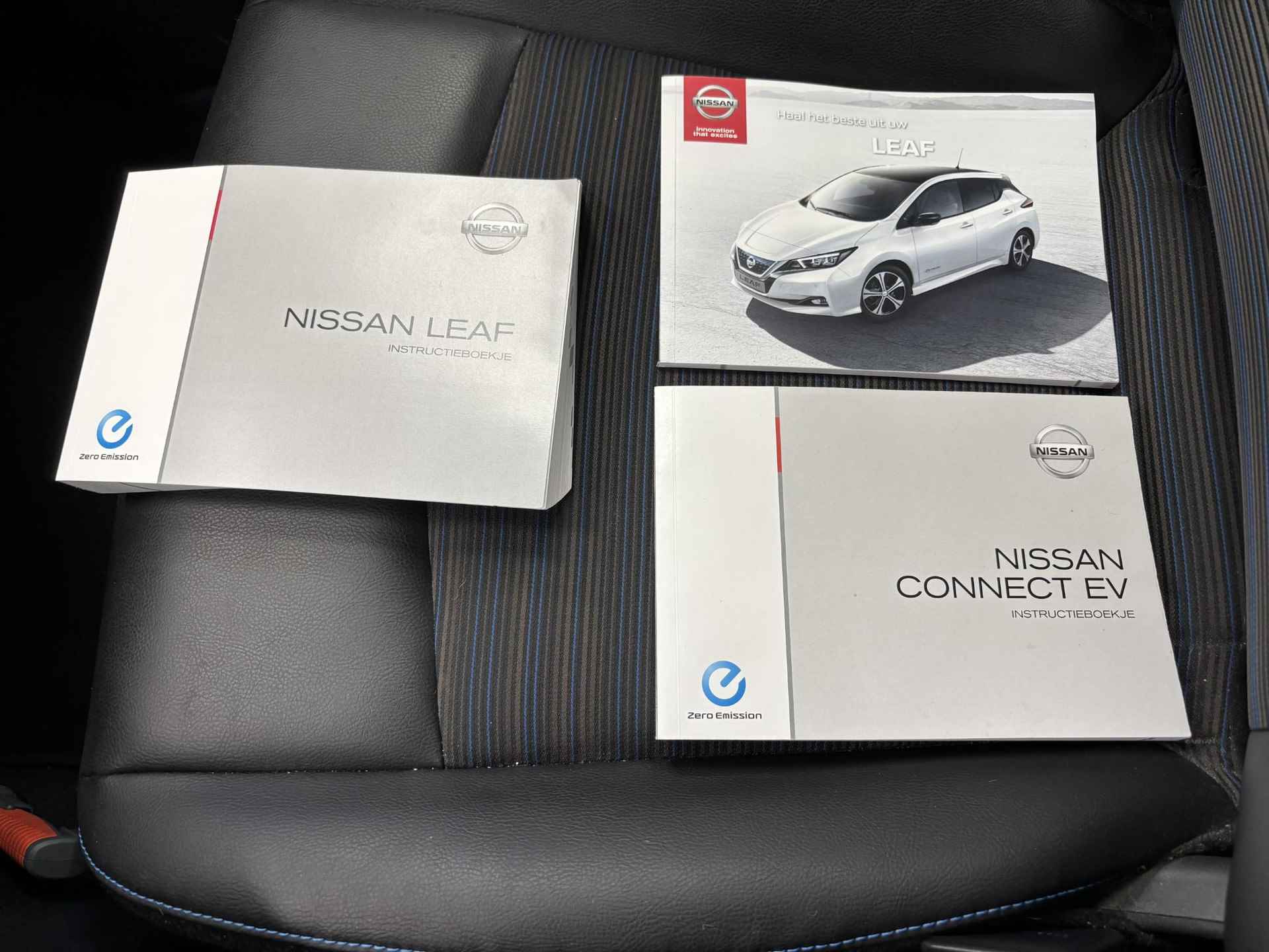 Nissan LEAF Tekna 40 kWh / Accu SOH 92% / Achterbank, stuurwiel + voorstoelen verwarmd / Rondomzichtcamera / Parkeersensoren voor + achter / Navigatiesysteem full map / Lichtmetalen velgen 17" / Apple Car Play & Android Auto - 7/37