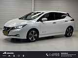 Nissan LEAF Tekna 40 kWh / Accu SOH 92% / Achterbank, stuurwiel + voorstoelen verwarmd / Rondomzichtcamera / Parkeersensoren voor + achter / Navigatiesysteem full map / Lichtmetalen velgen 17" / Apple Car Play & Android Auto