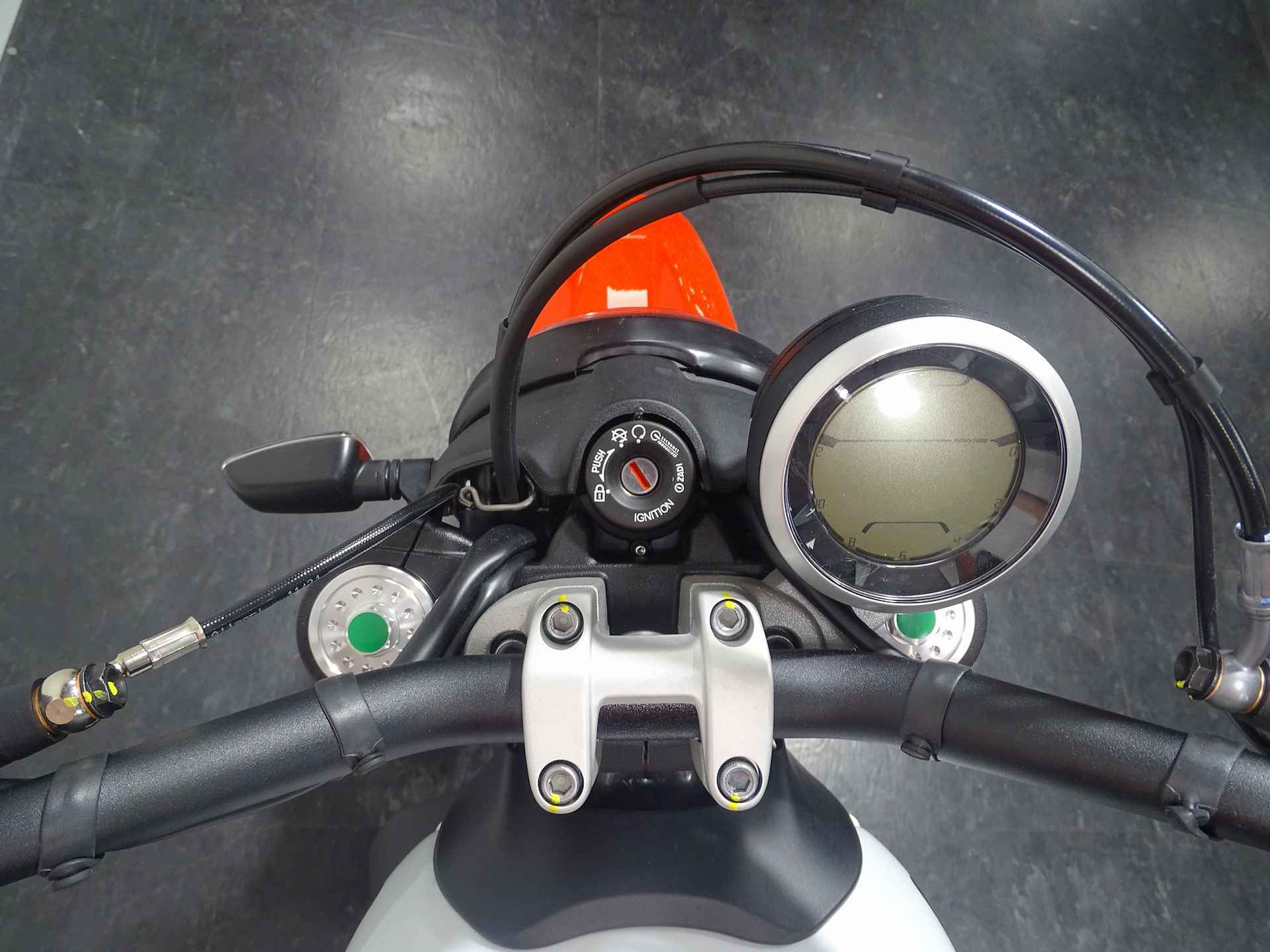 Ducati SCRAMBLER URBAN MOTARD - 9/9