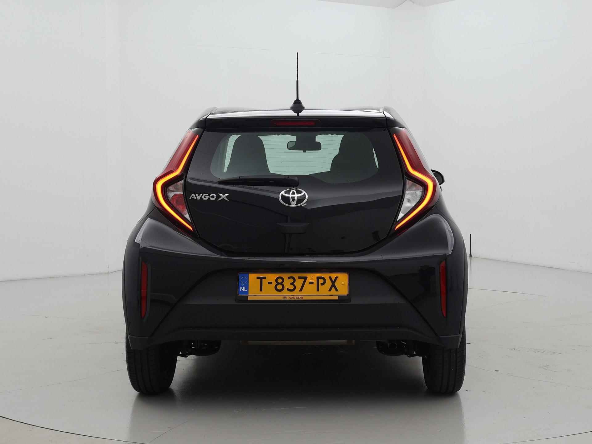 Toyota Aygo X 1.0 VVT-i MT play Apple\Android 5drs - 10/34