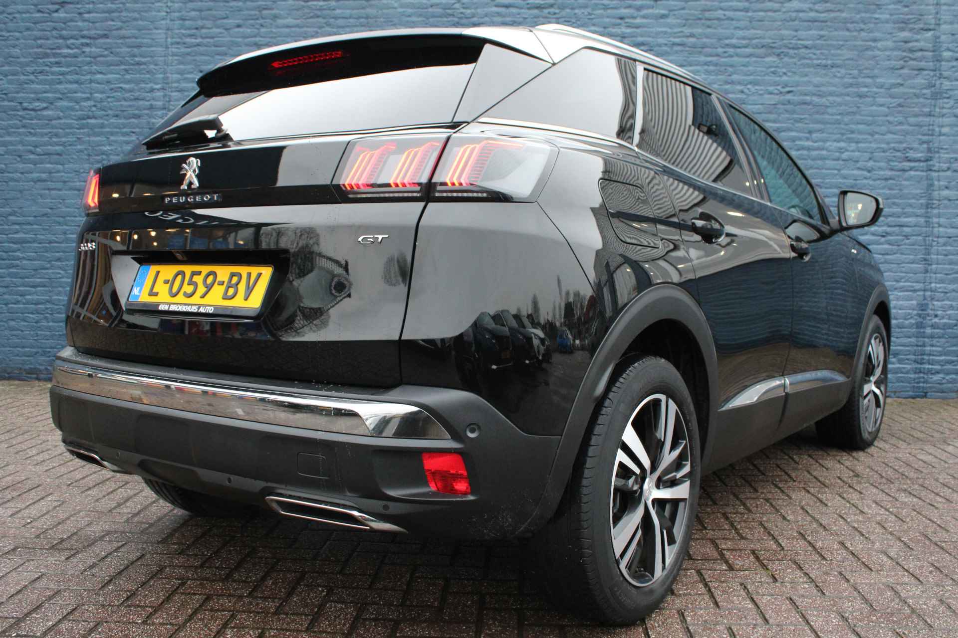 Peugeot 3008 SUV 1.2 PureTech 130pk EAT8 GT | Automaat | Navigatie | Panorama/schuifdak | Camera | Alcantara | - 3/35