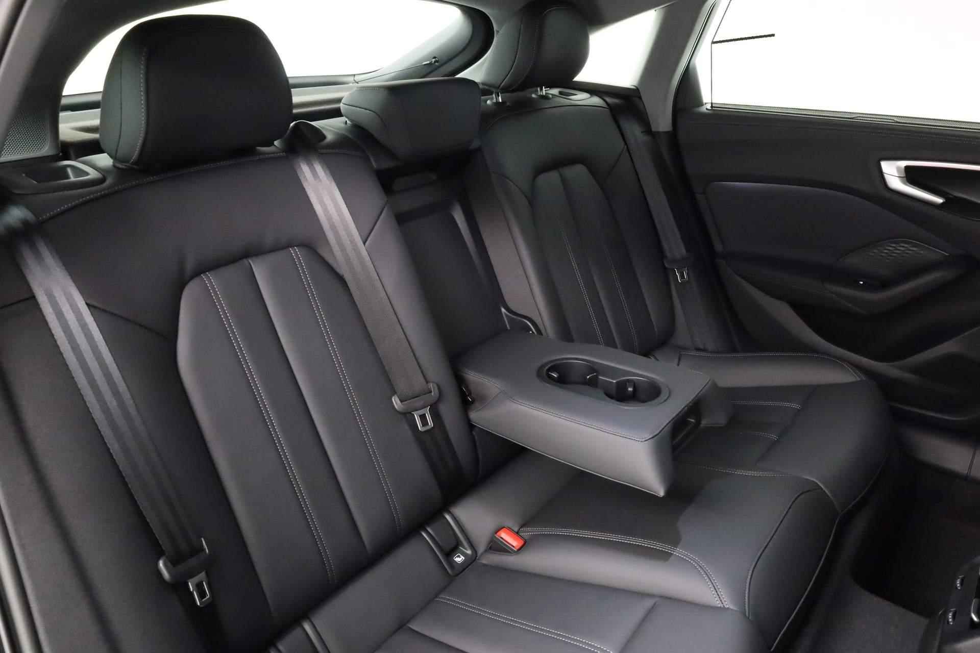 Audi A5 Limousine  35 TFSI 150PK Advanced edition | Stoelen voor, elekt. verstelb. | Standaardst zwart leder-kunstl | Ambiente lichtpakket plus - 39/43