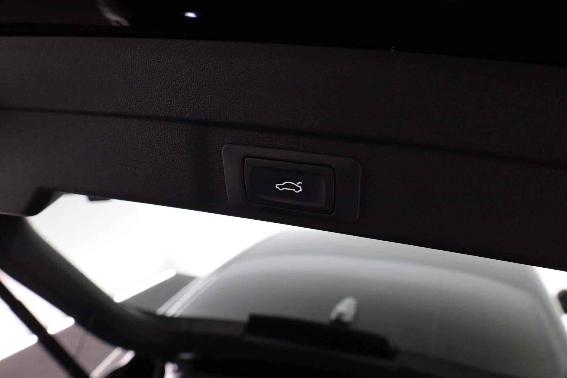 Audi A5 Limousine  35 TFSI 150PK Advanced edition | Stoelen voor, elekt. verstelb. | Standaardst zwart leder-kunstl | Ambiente lichtpakket plus - 42/43