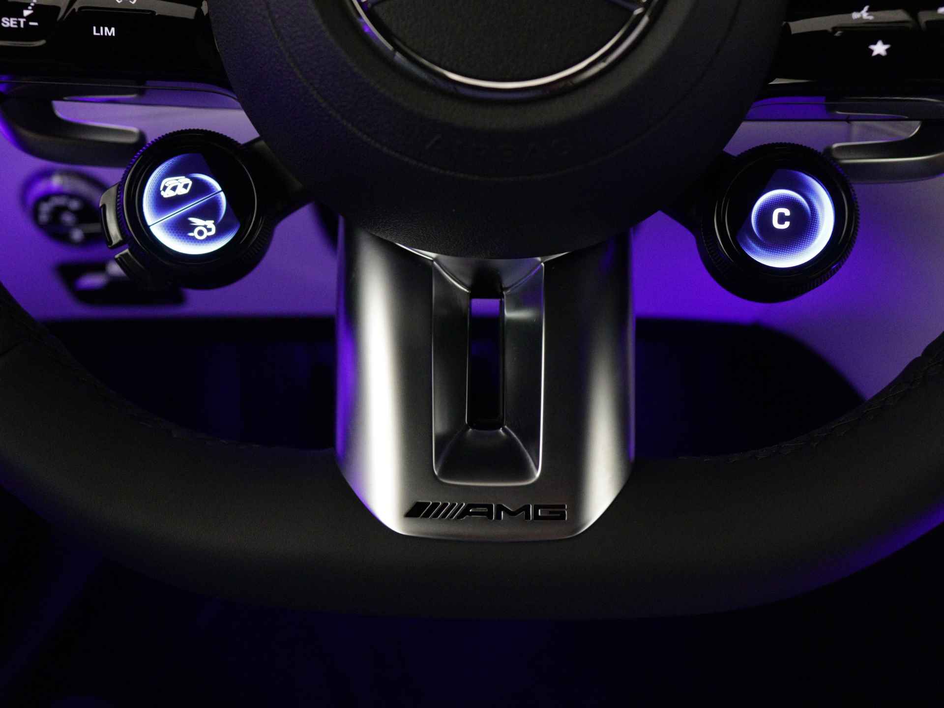 Mercedes-Benz SL-Klasse Roadster 43 | V8 Stylingpakket exterieur | AMG High Performance remsysteem | Veiligheidsgordels nevagrijs | AMG Nightpakket |  Remklauwen zilver | ENERGIZING-pakket plus | Memorypakket | Burmester Surround Sound systeem | - 23/42