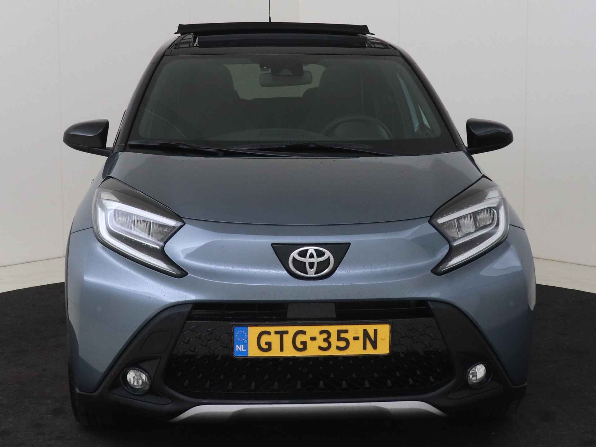 Toyota Aygo X 1.0 VVT-i MT Envy | DEMO | Schuifdak | Navigatie | PDC V+A | - 35/46