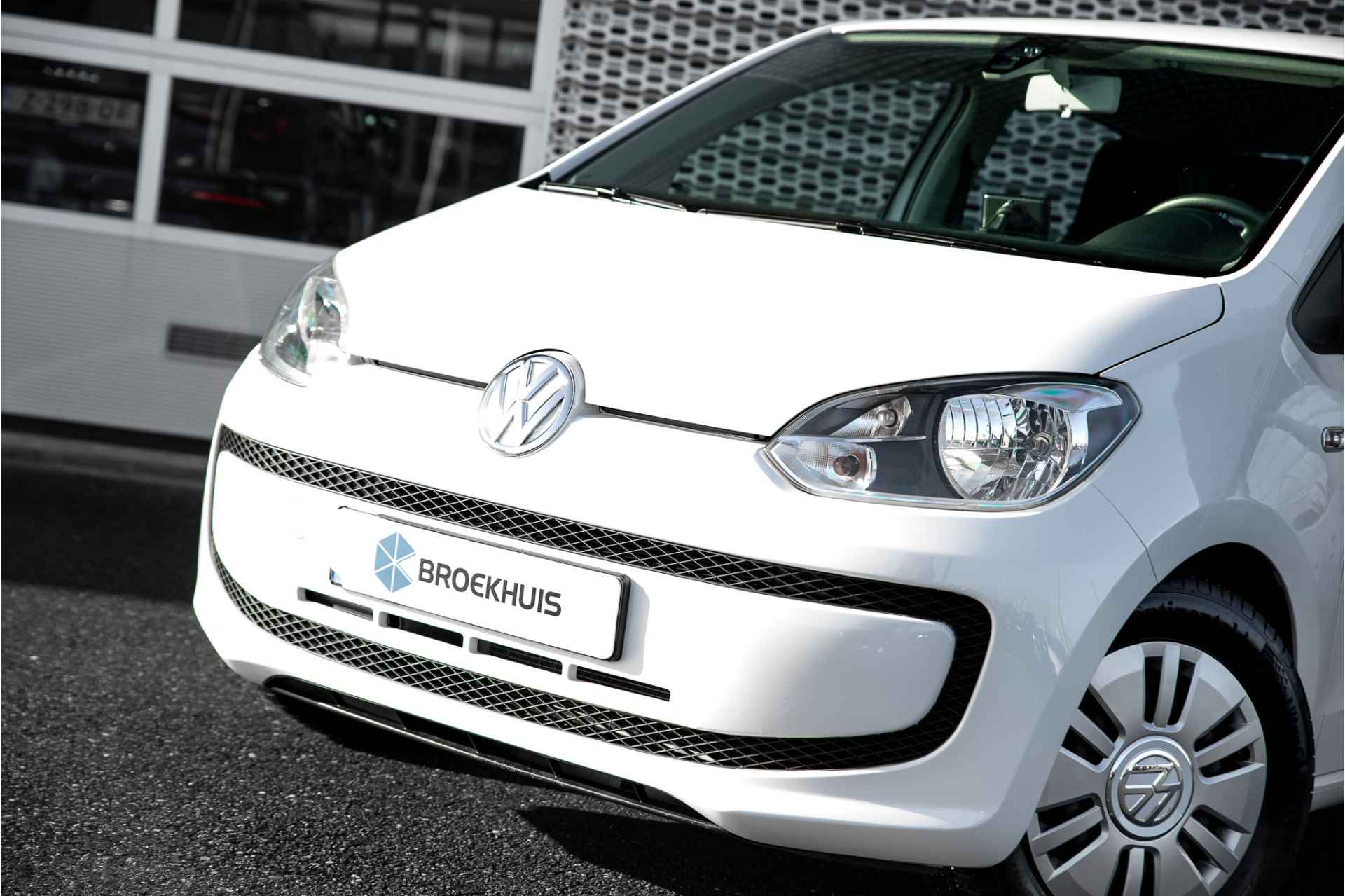 Volkswagen up! up! 1.0 44 kW / 60 pk | Airco | - 4/17