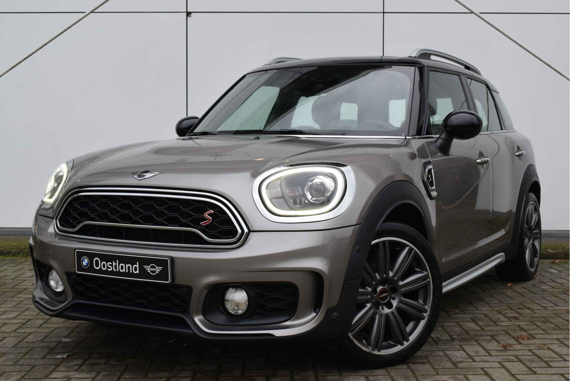 MINI Countryman Cooper S ALL4 JCW Chili / Panoramadak / Achteruitrijcamera / Sportstoelen / Comfort Access / LED / Head-Up / Park Assistant - 10/10