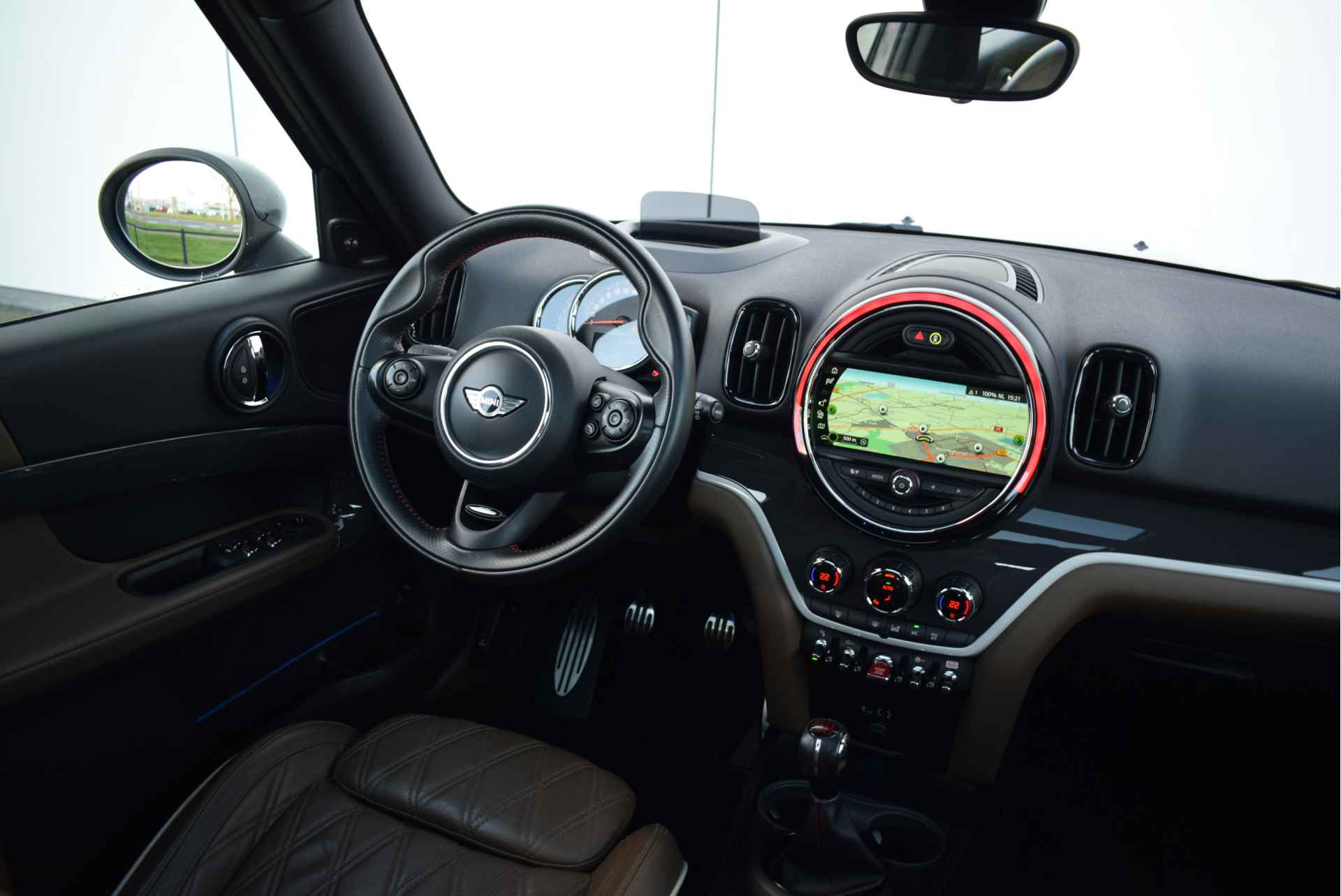 MINI Countryman Cooper S ALL4 JCW Chili / Panoramadak / Achteruitrijcamera / Sportstoelen / Comfort Access / LED / Head-Up / Park Assistant - 18/31