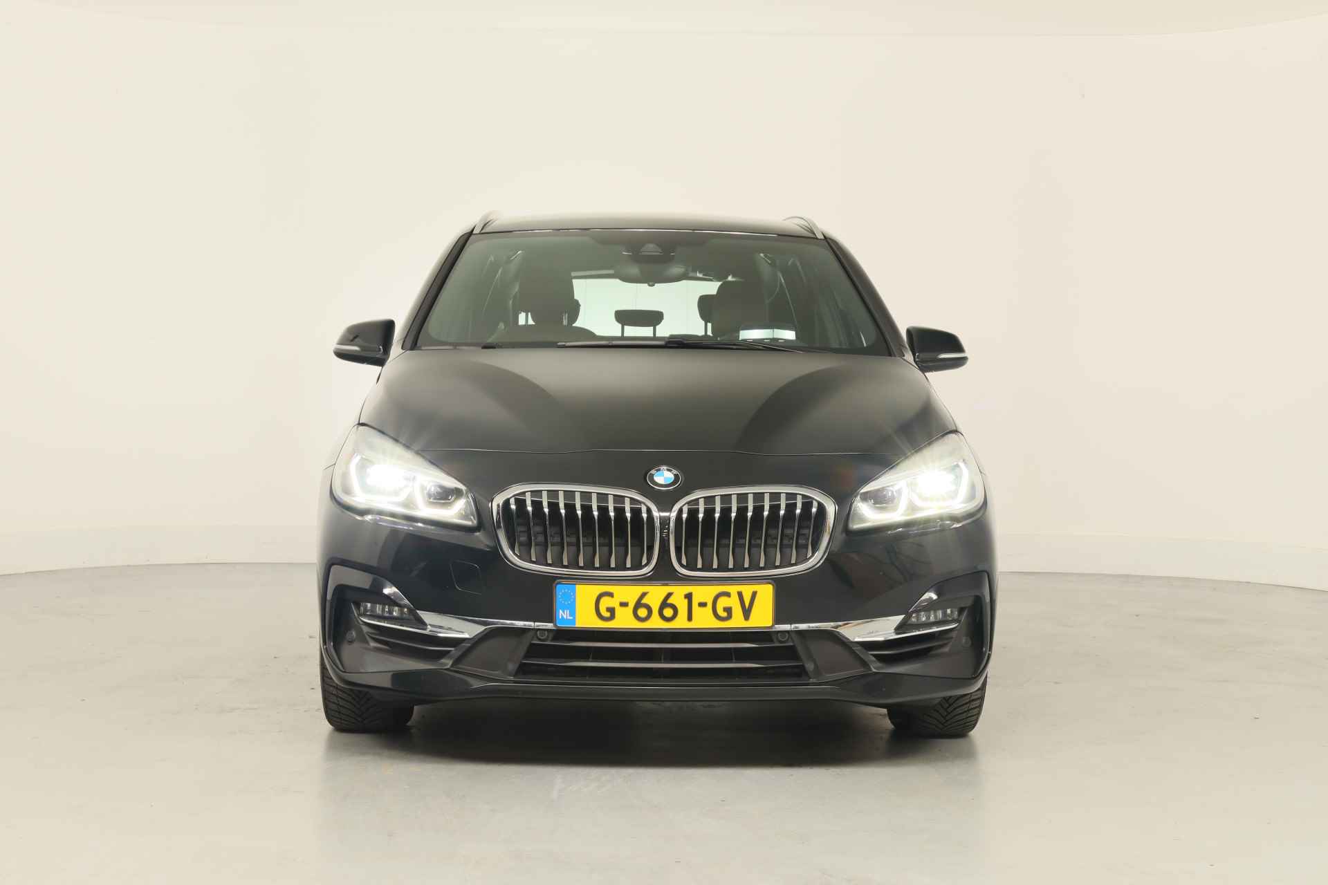 BMW 2 Serie Active Tourer 218i High Executive Luxury Line | Trekhaak Afn | HUD | Leder | Sportstoelen | Led | Stoelverwarming | Dealer Onder - 3/36