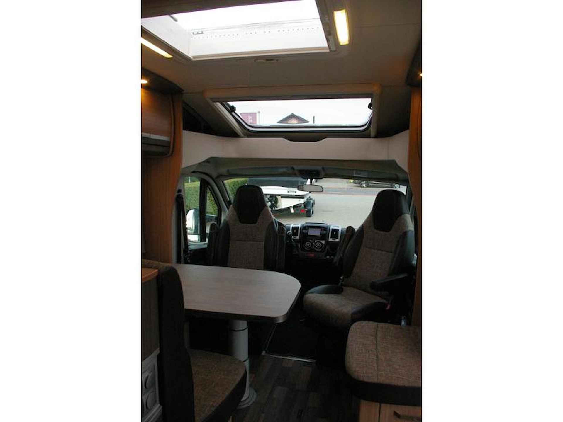 Knaus Silver Selection 650 MEG Enkelebedden, XXL Garage - 9/18