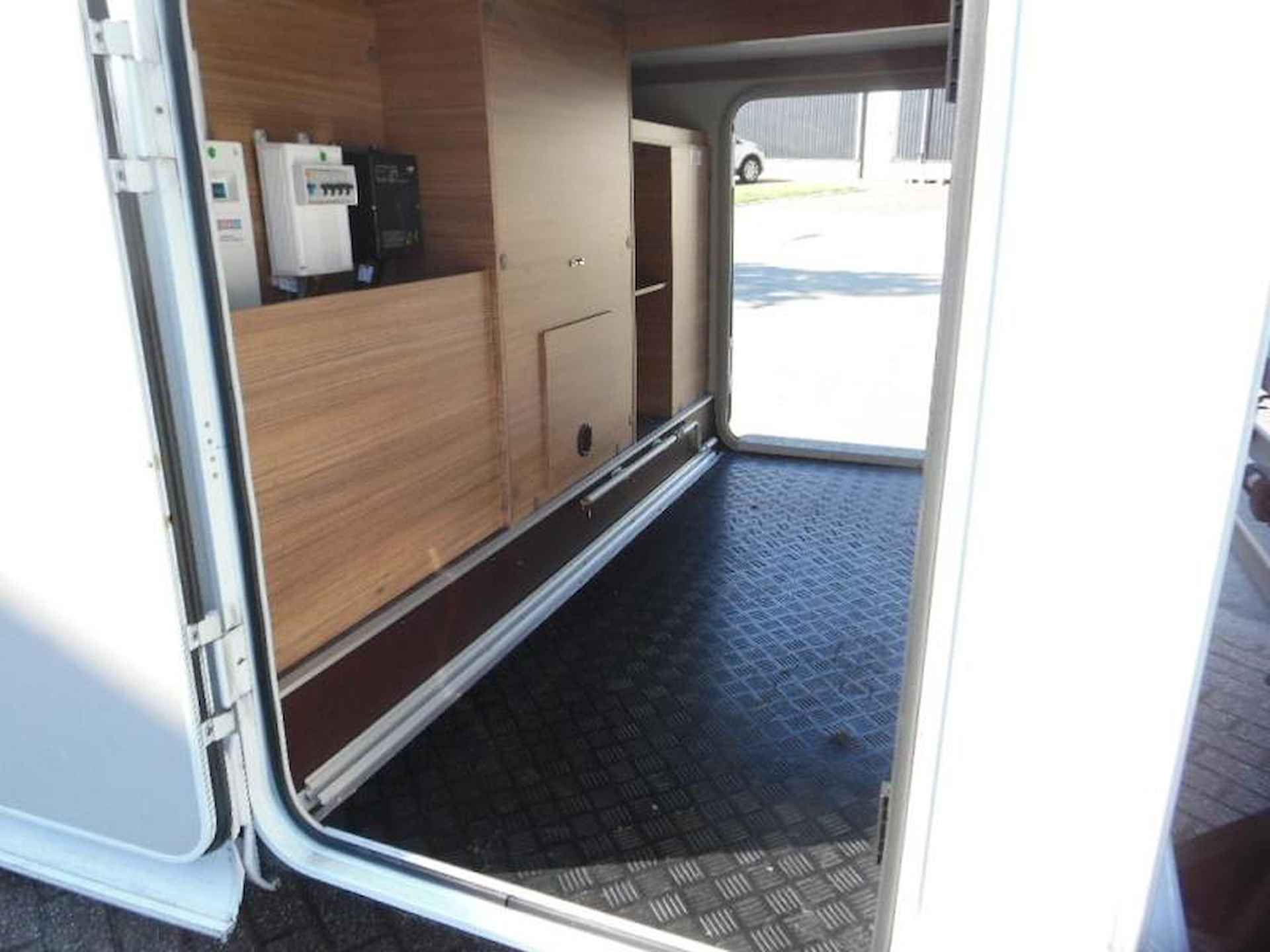 Knaus Vansation 650 MEG Luxe 2 persoons camper - 8/25