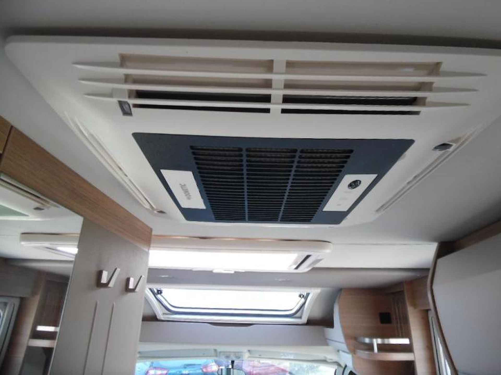 Knaus Vansation 650 MEG Luxe 2 persoons camper - 20/25