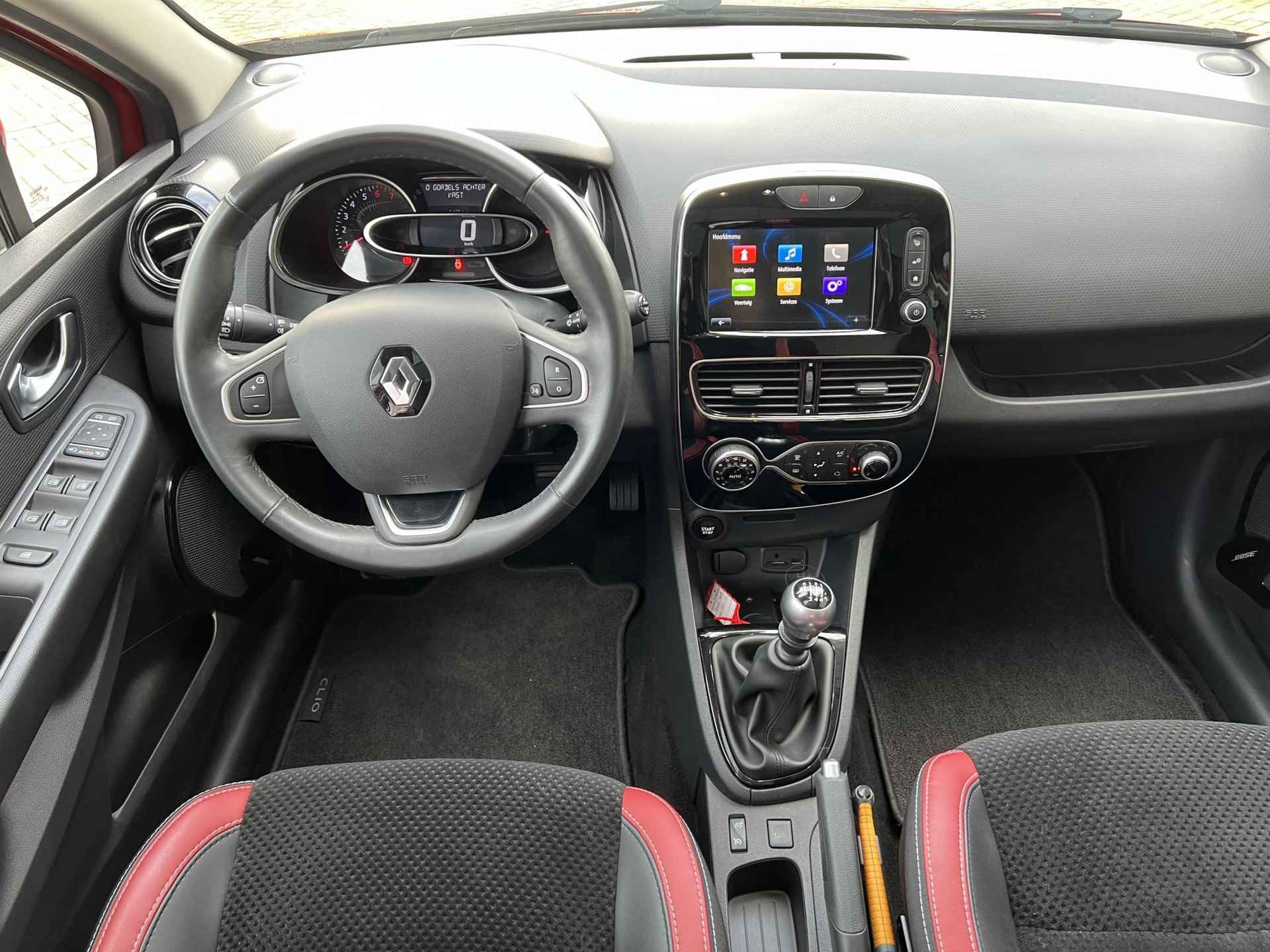 Renault Clio 1.2 TCe 120 Intens |Panoramadak| 4-seizoenen banden| Half lederen bekleding| Navigatie| Full led| Trekhaak| - 6/38