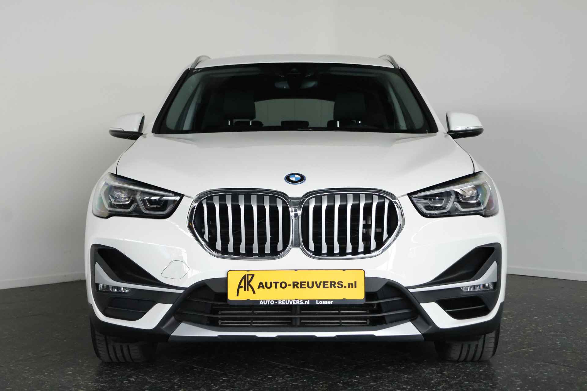 BMW X1 xDrive25e X-Line / Navi / Cruise / LED / Trekhaak - 2/23