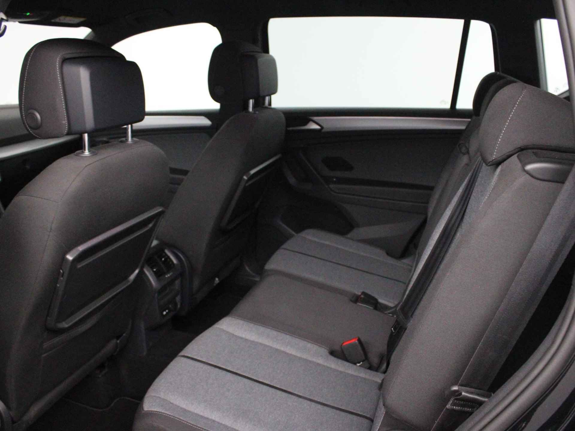SEAT Tarraco 1.5 TSI 150PK Style 7 persoons | Navi | PDC + camera | Trekhaak | El.achterklep | Cruise | Bluetooth | Business Pack | - 27/42