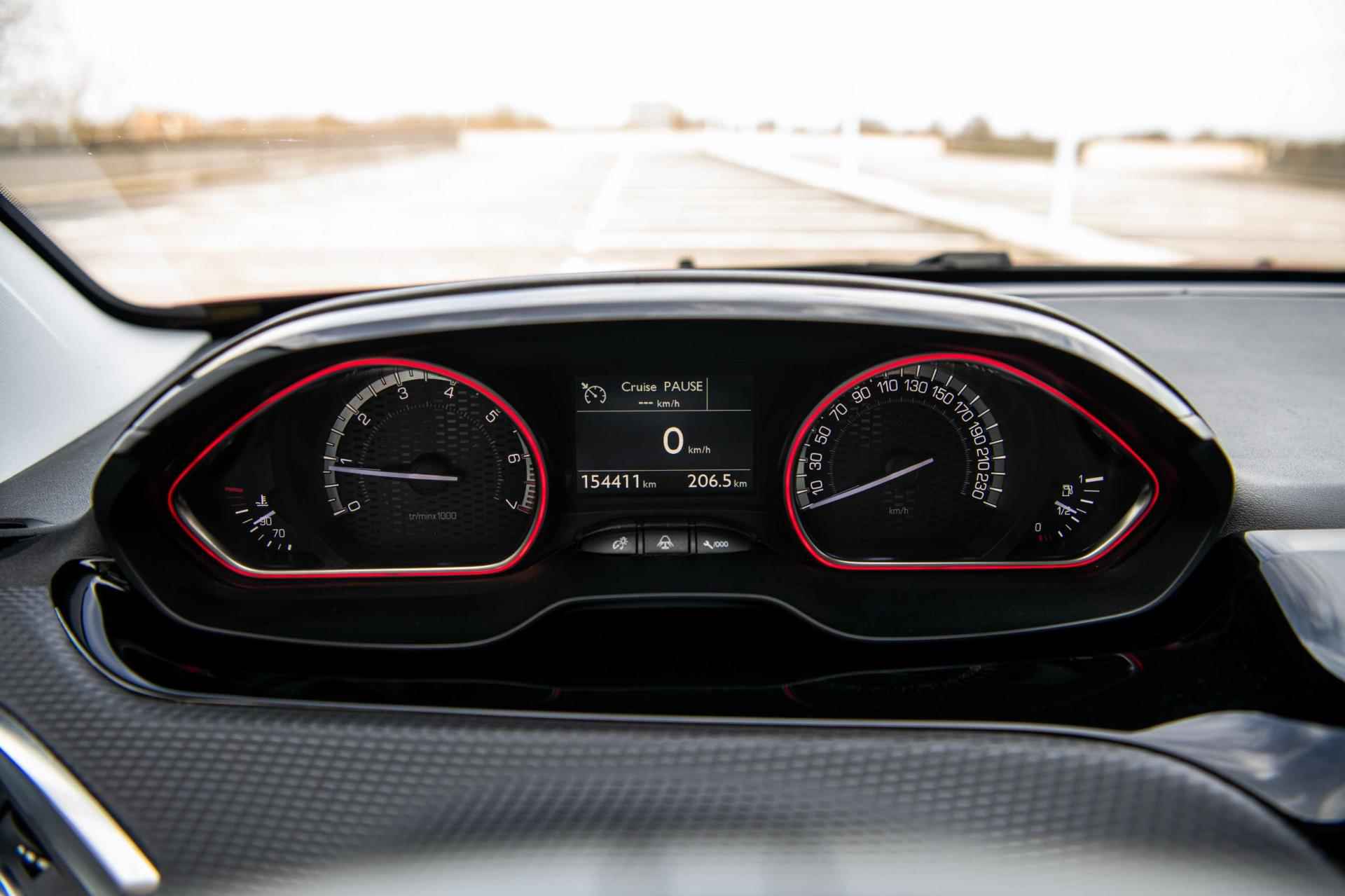 Peugeot 2008 1.2 PureTech 131pk GT-line | Panorama Dak | Airco/Clima | Cruise Control | Camera | Navigatie | - 18/40
