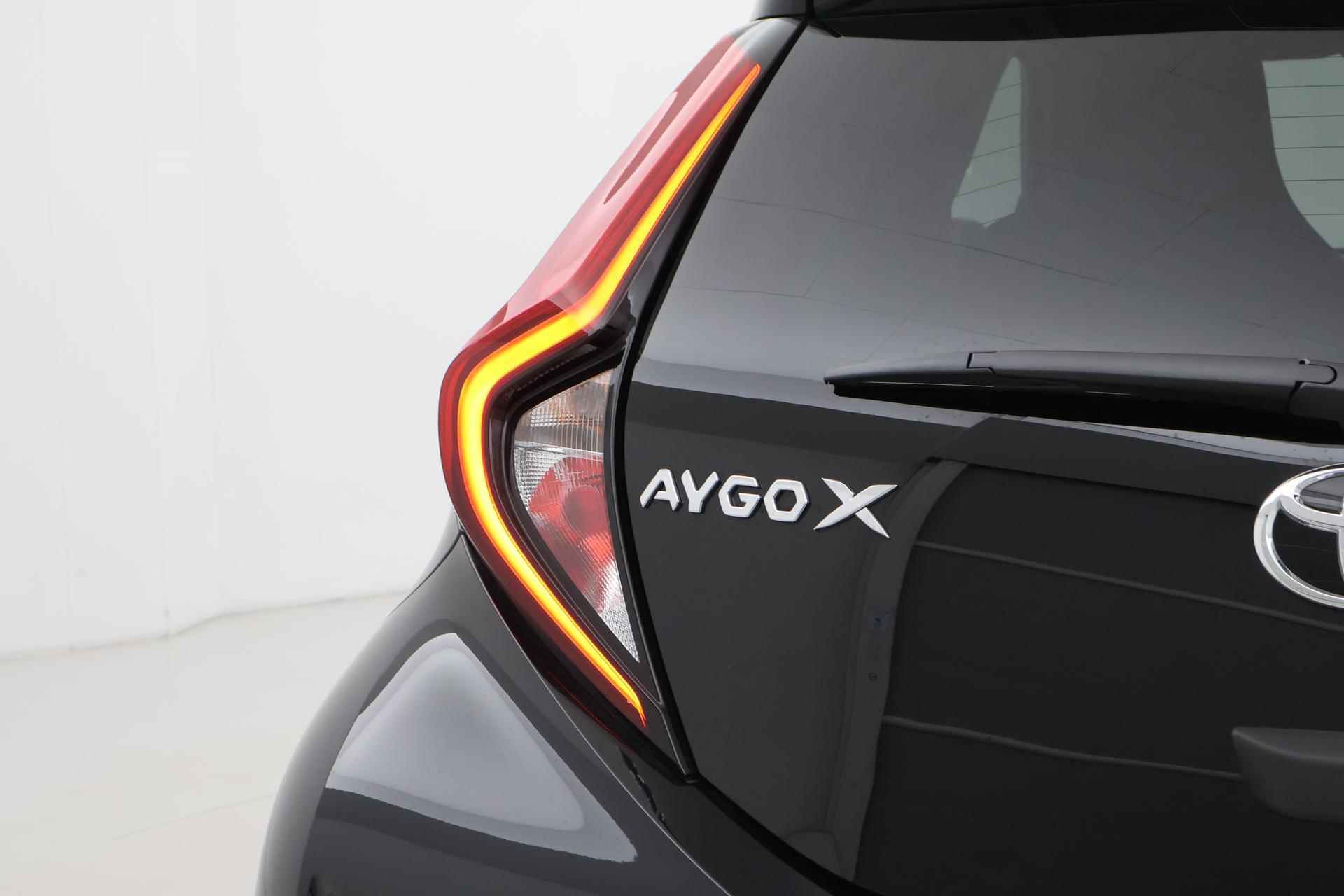 Toyota Aygo X 1.0 VVT-i MT Pulse | Apple Carplay / Android Auto | 18 inch - 11/32