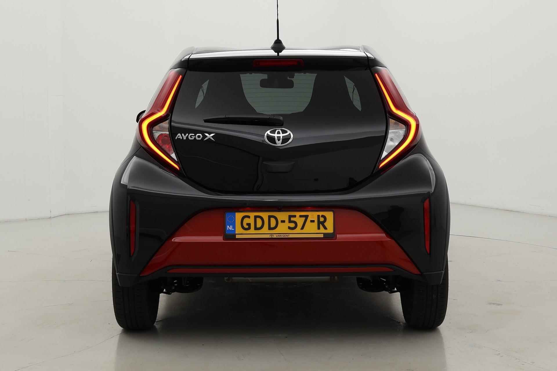 Toyota Aygo X 1.0 VVT-i MT Pulse | Apple Carplay / Android Auto | 18 inch - 15/32